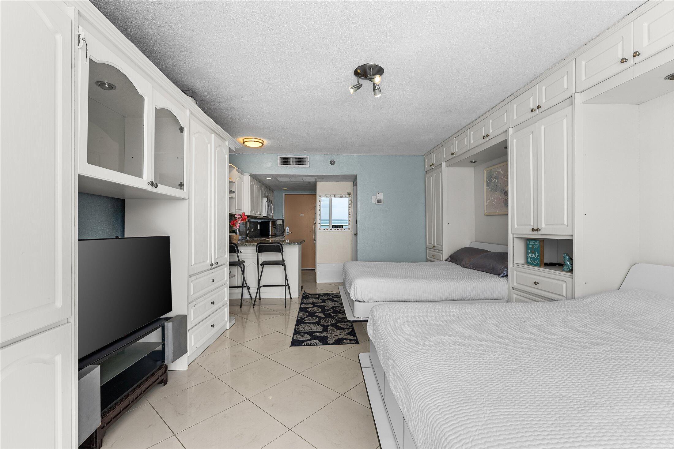 19201 Collins Avenue 114