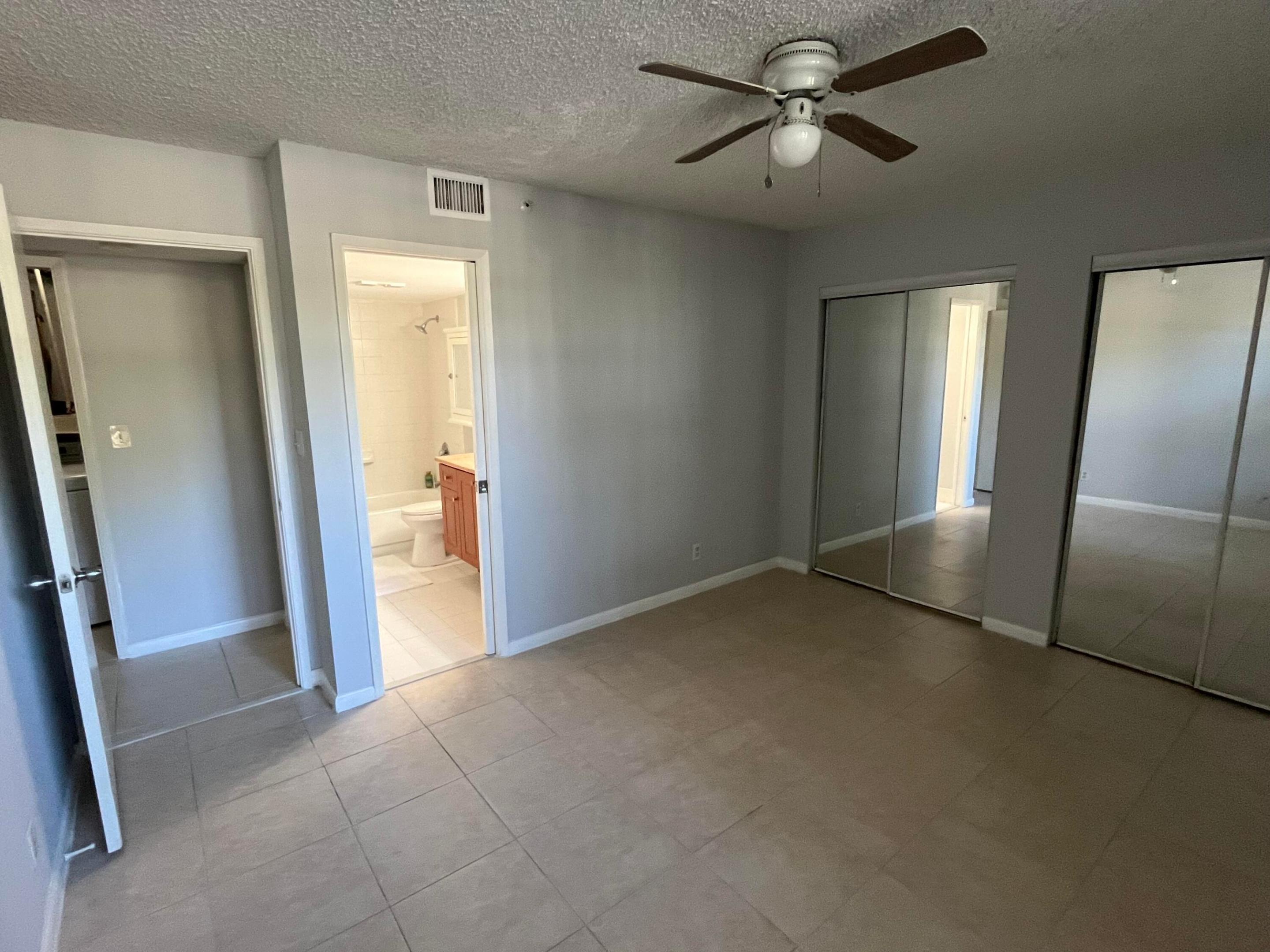 1915 Lavers Circle E E101