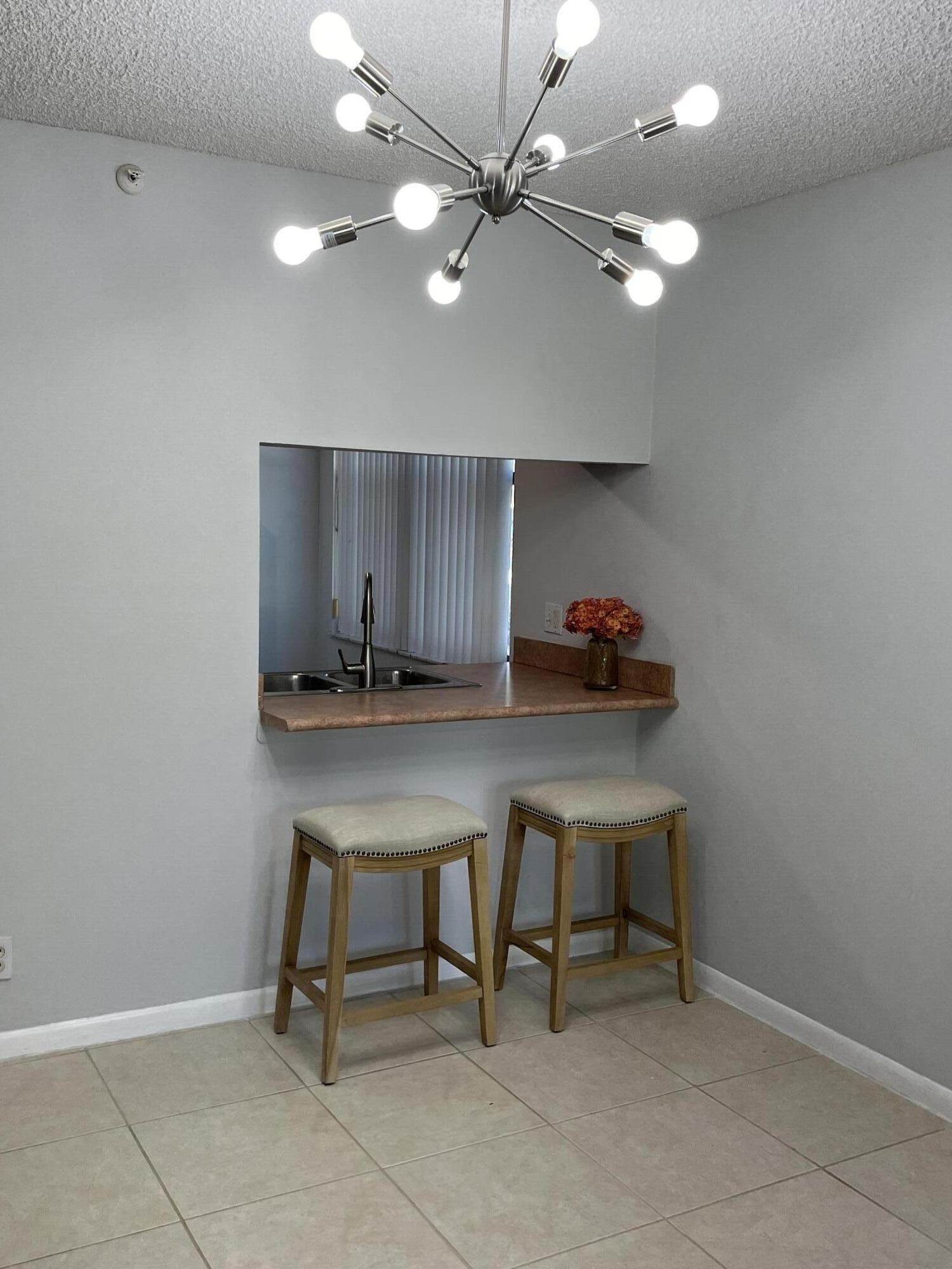 1915 Lavers Circle E E101