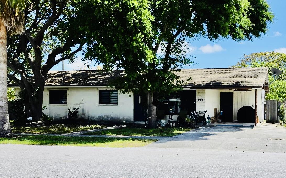 1200 W Broward Street