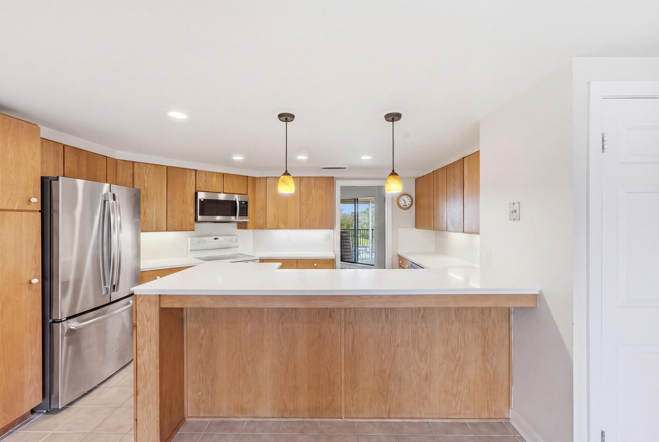 1109 E Marine Way E L4r