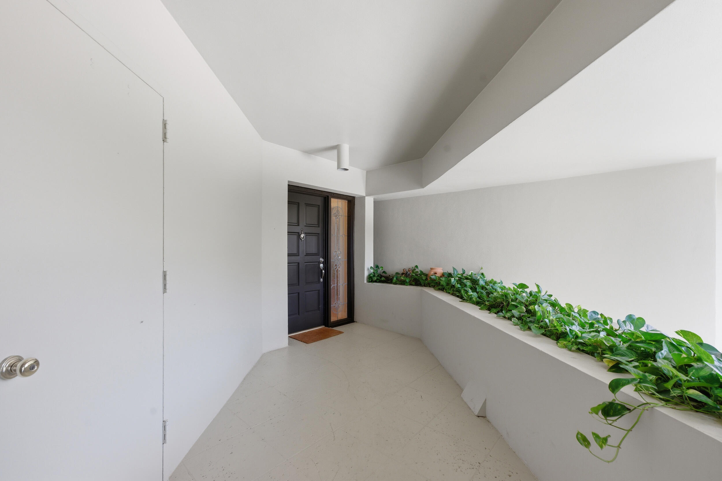 1109 E Marine Way E L4r