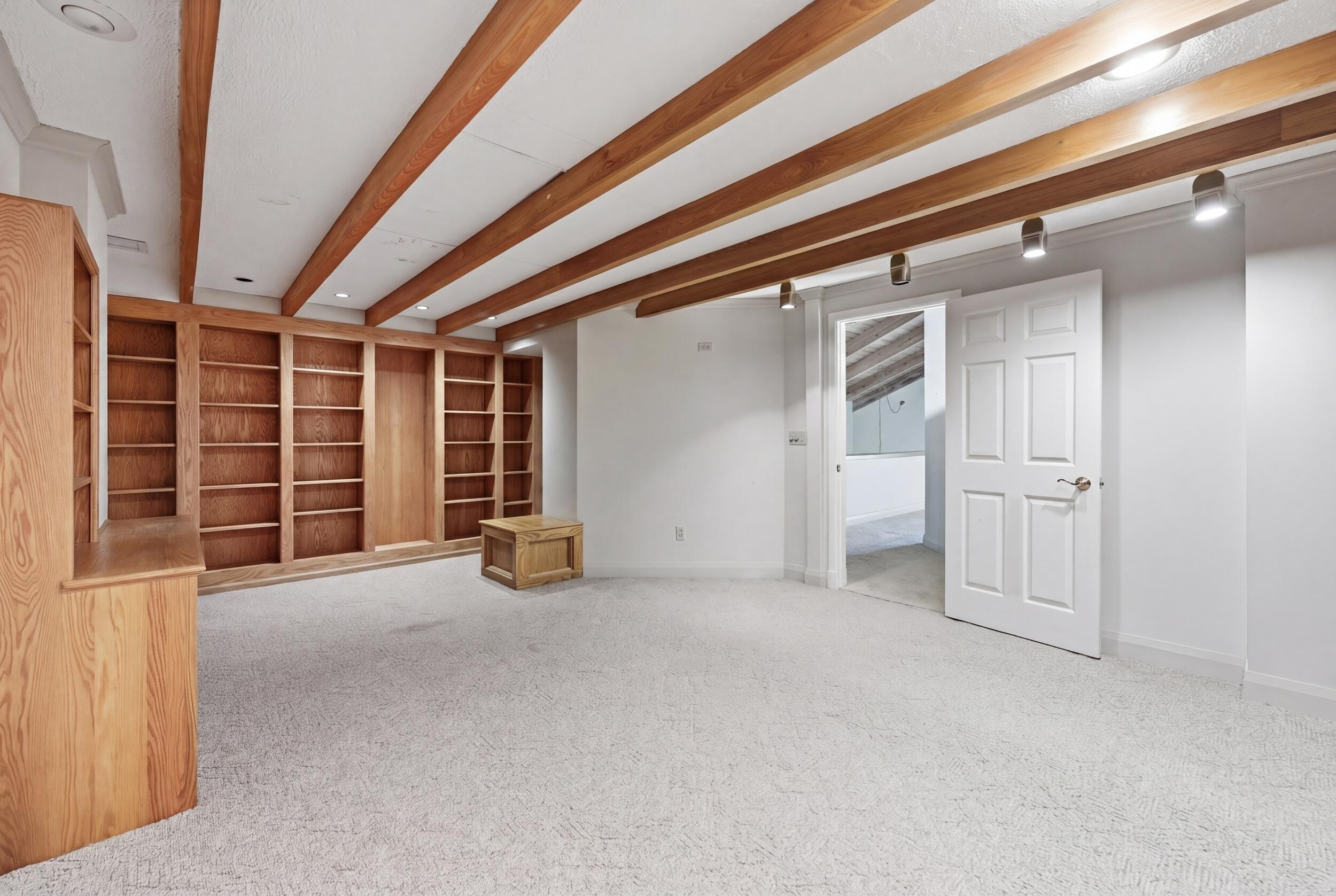 1109 E Marine Way E L4r