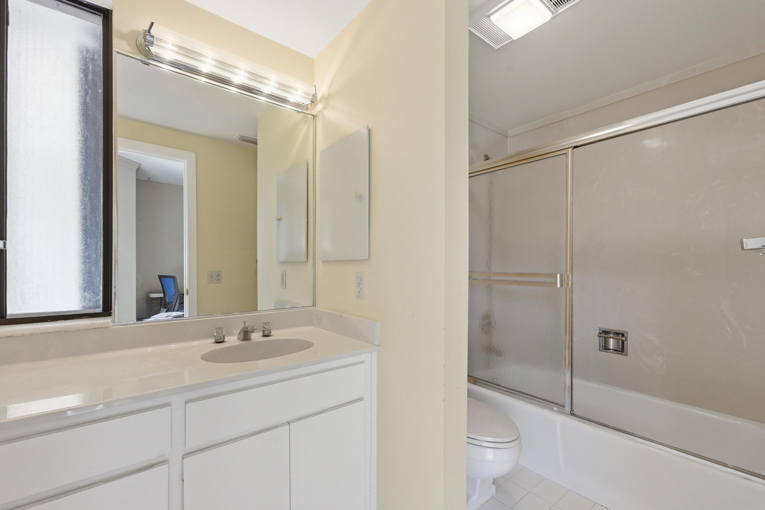 1109 E Marine Way E L4r