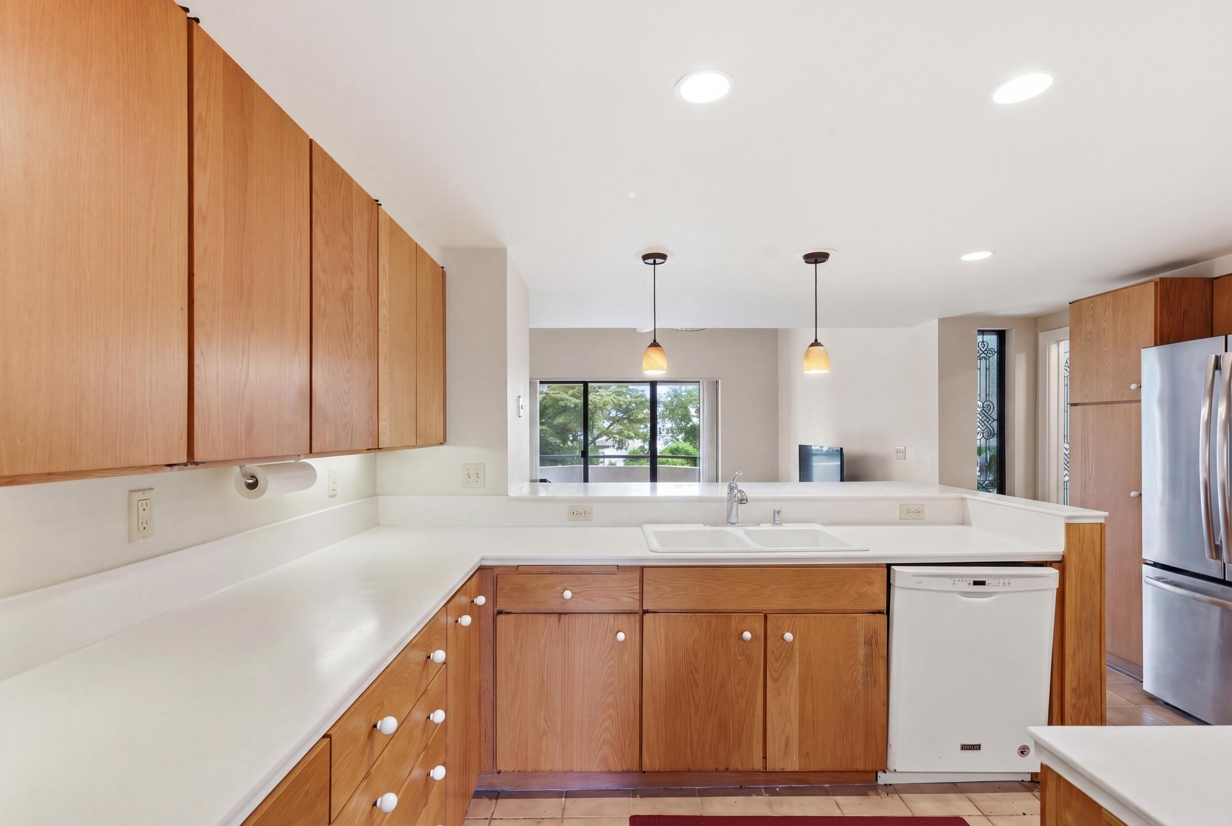 1109 E Marine Way E L4r