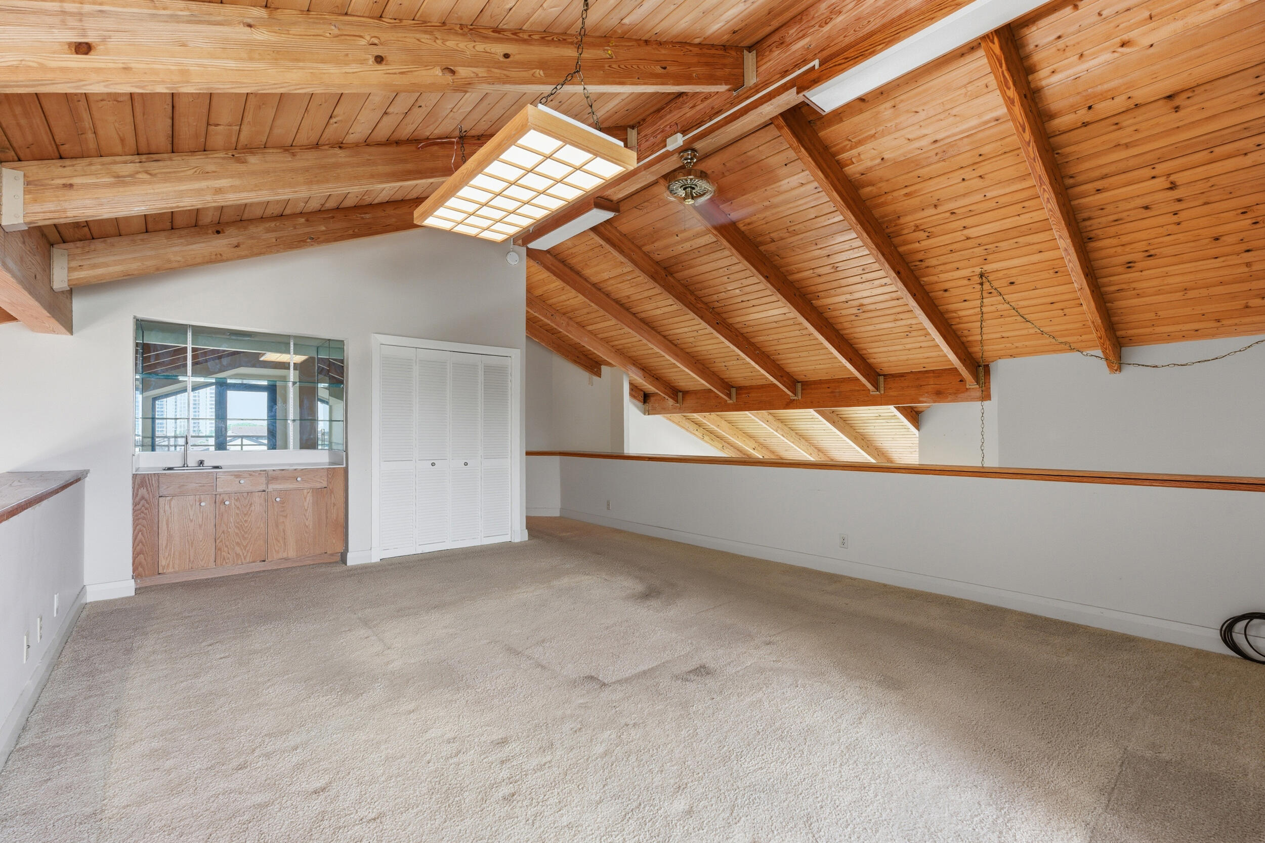 1109 E Marine Way E L4r