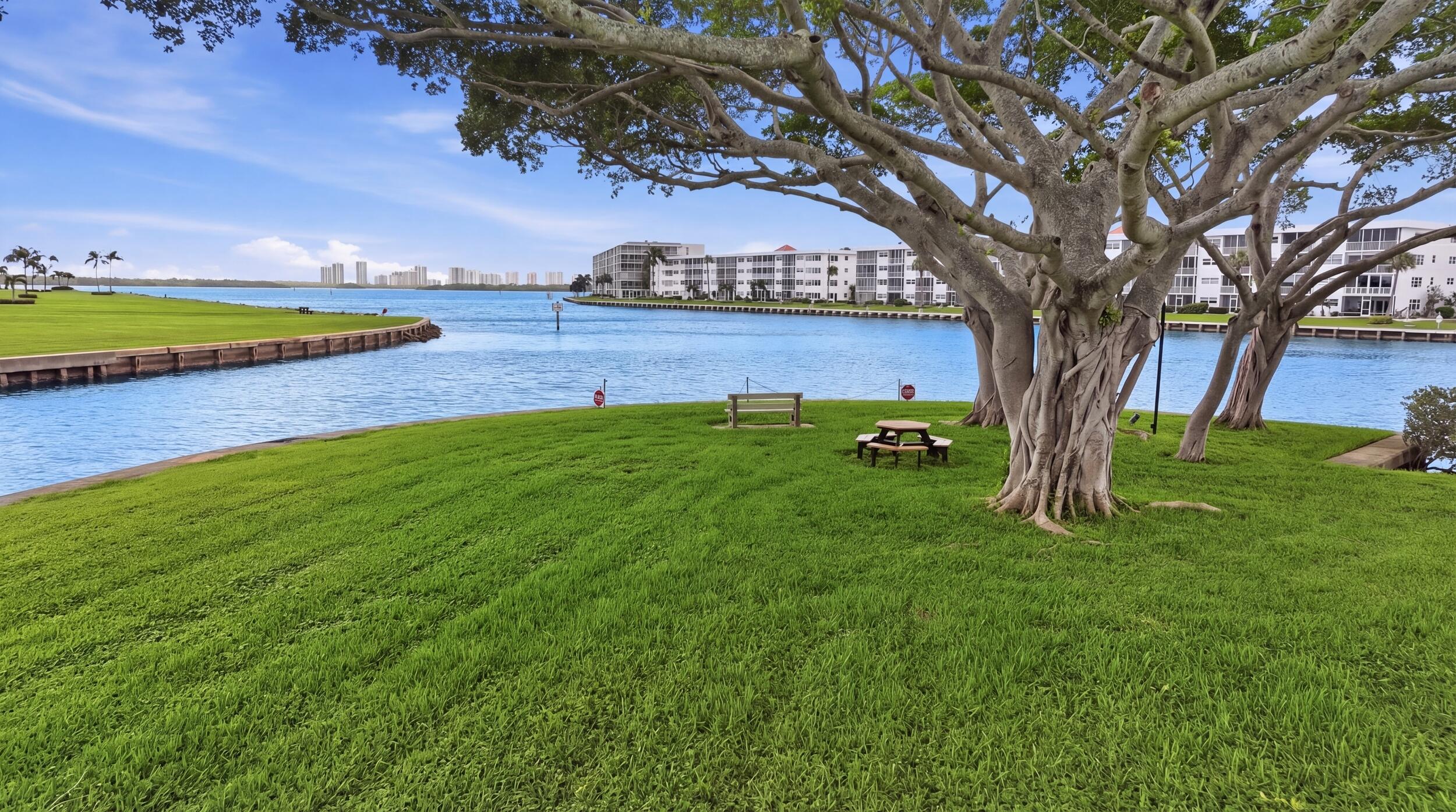 1109 E Marine Way E L4r