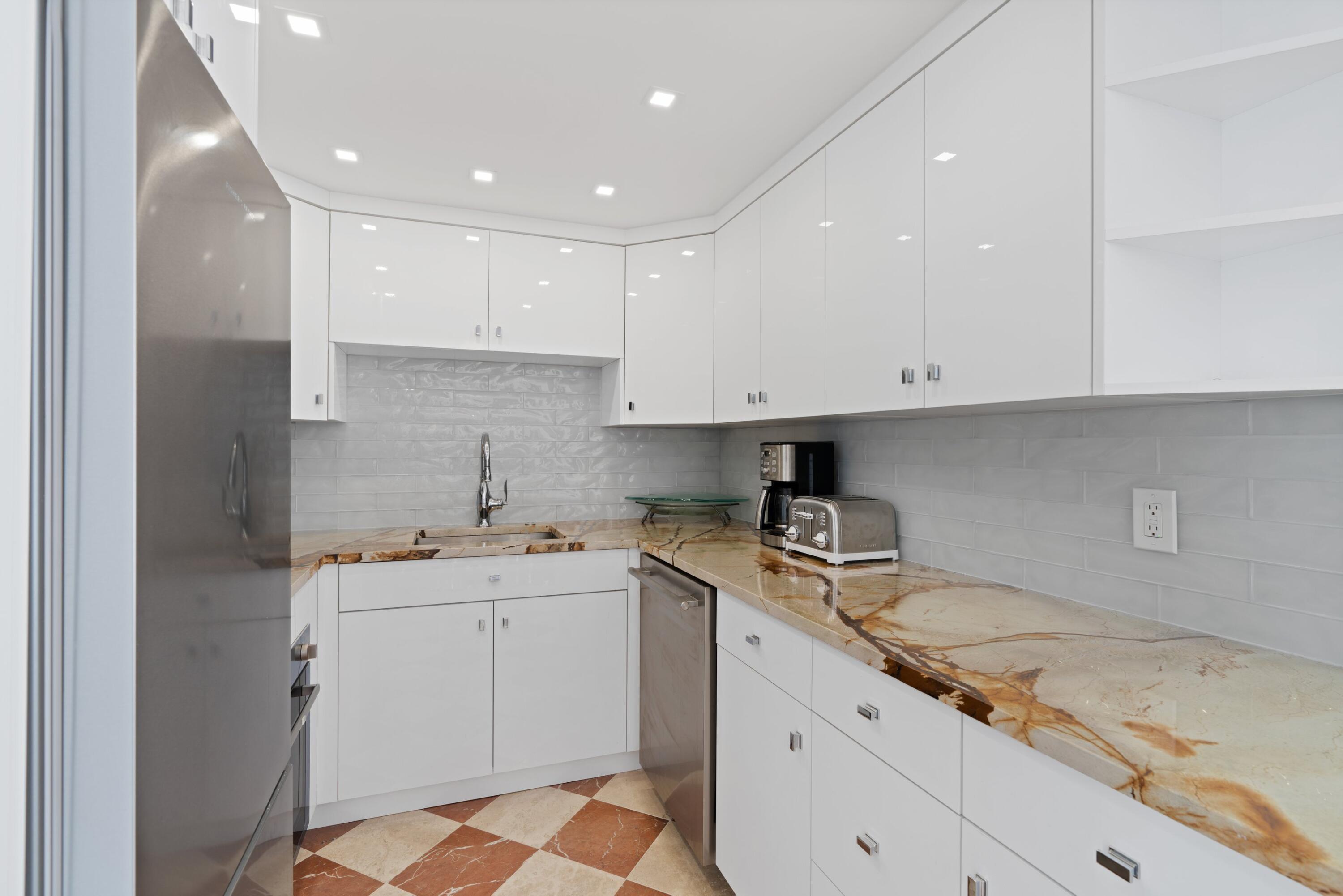 401 Peruvian Avenue 3020