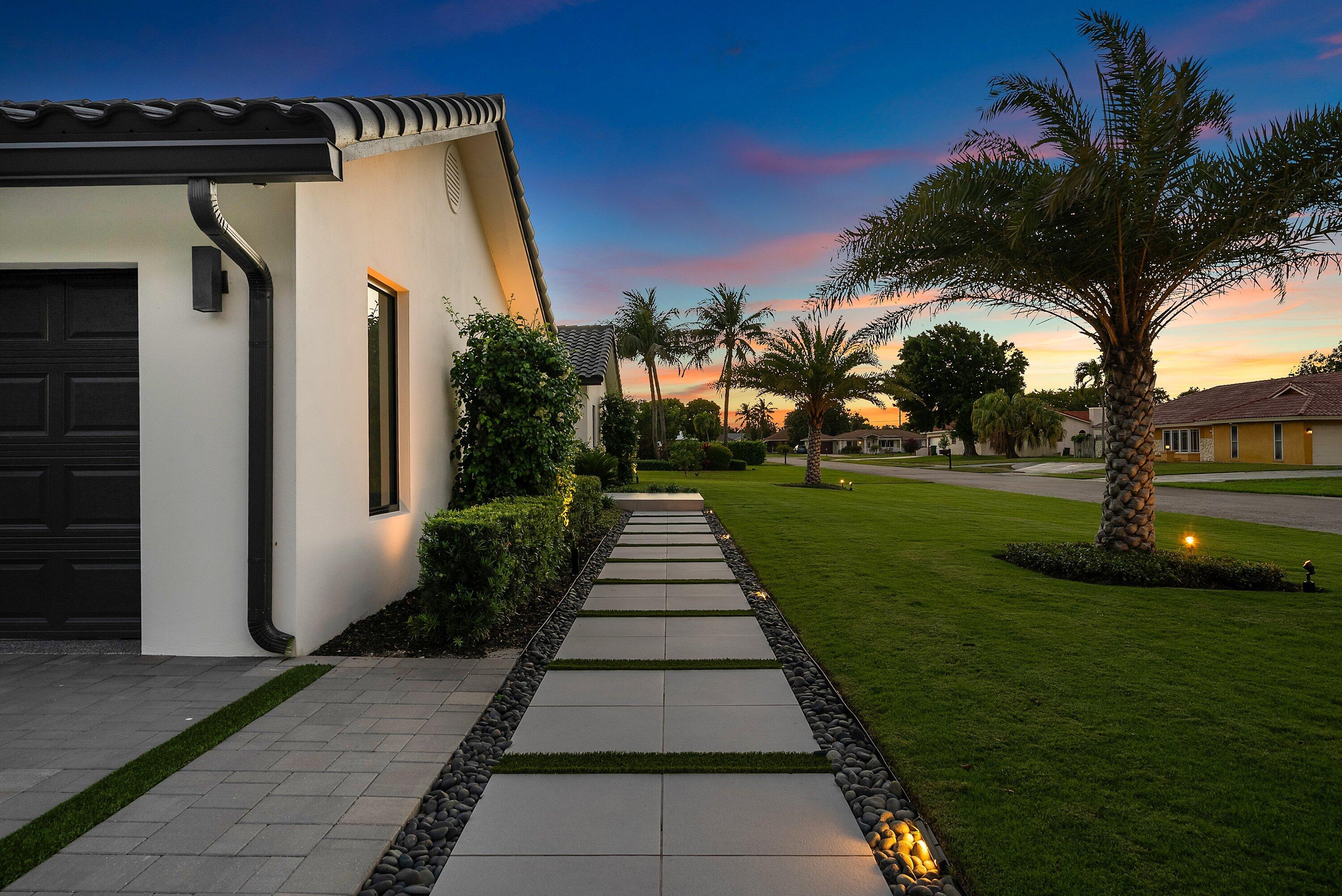 926 SW 35th Court
