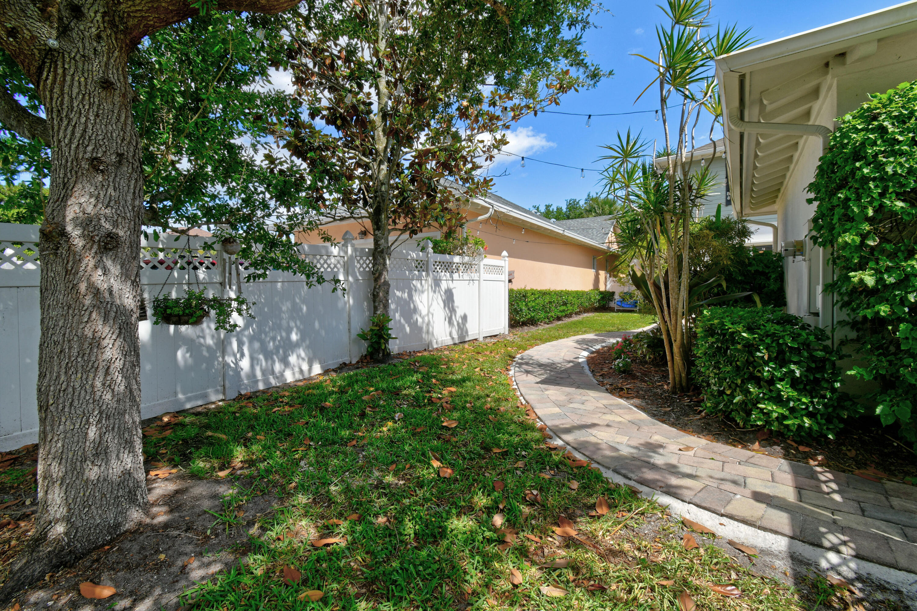 2672 E Community Drive