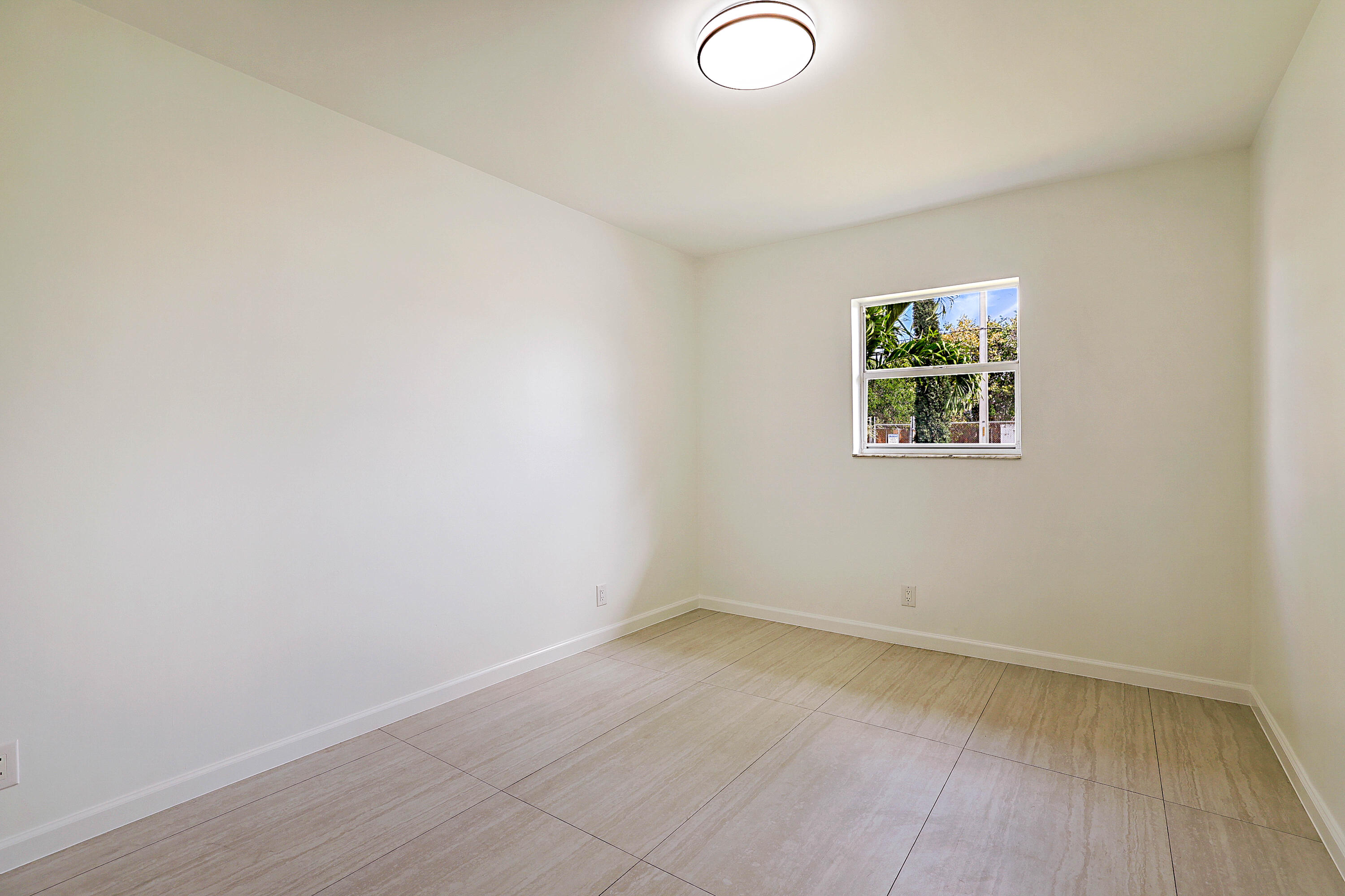 320 NE 42nd Street