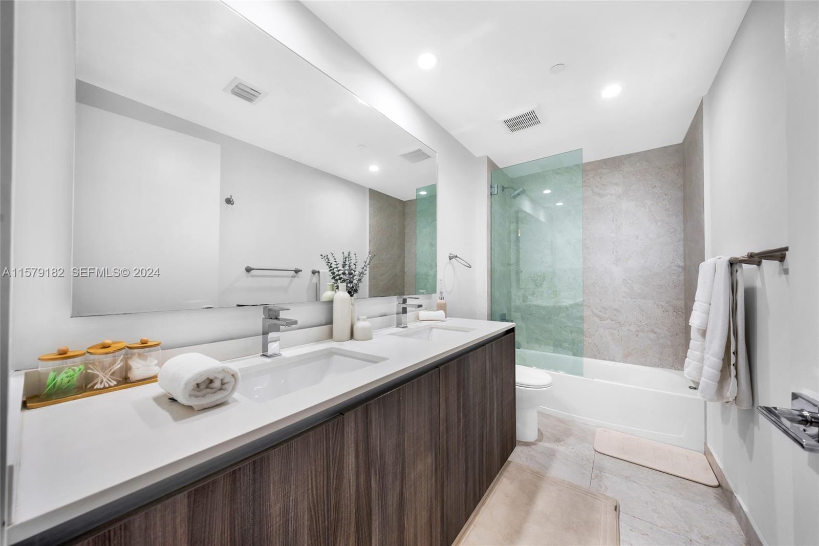 488 NE 18th Street # 1801