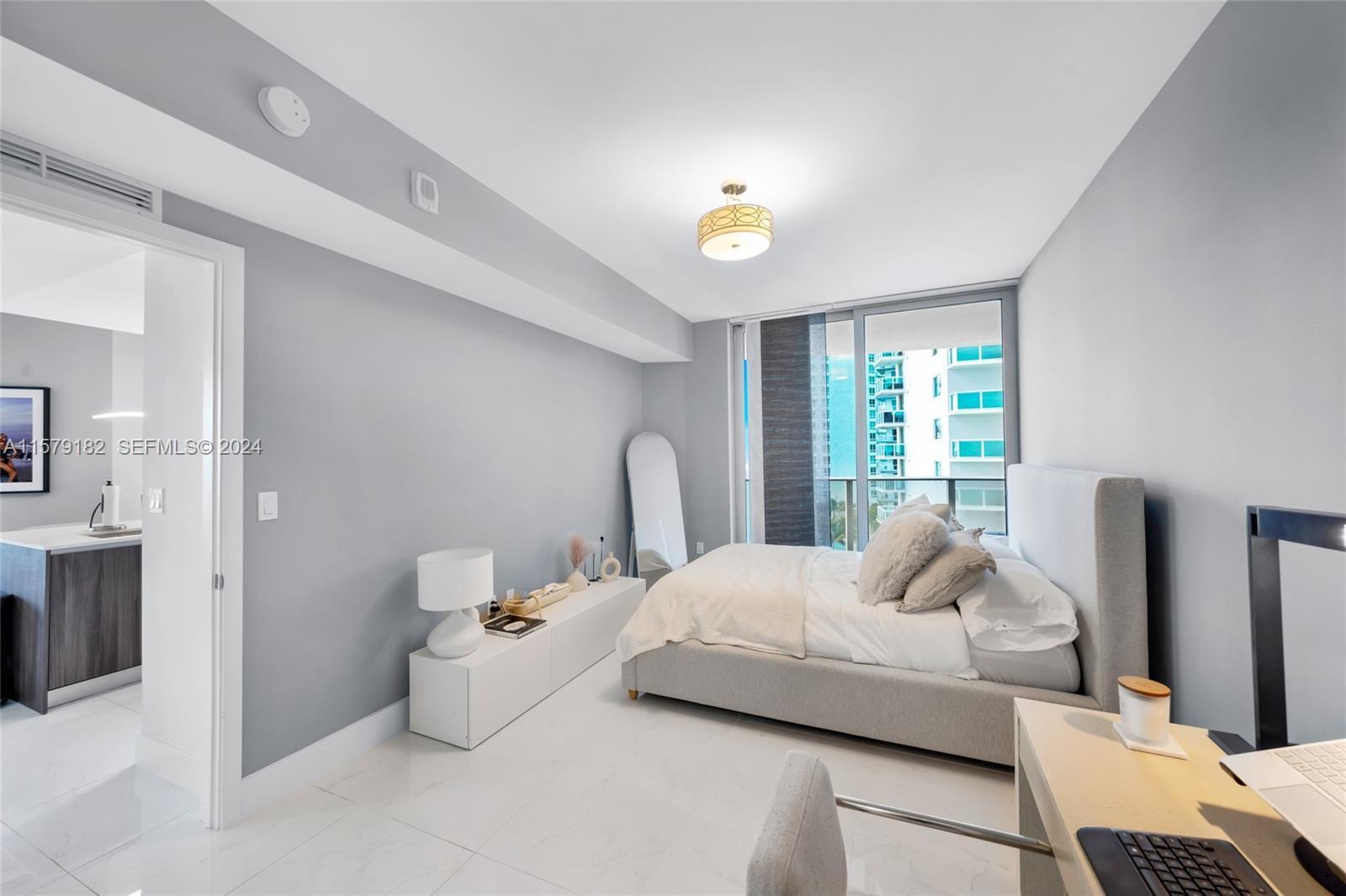 488 NE 18th Street # 1801