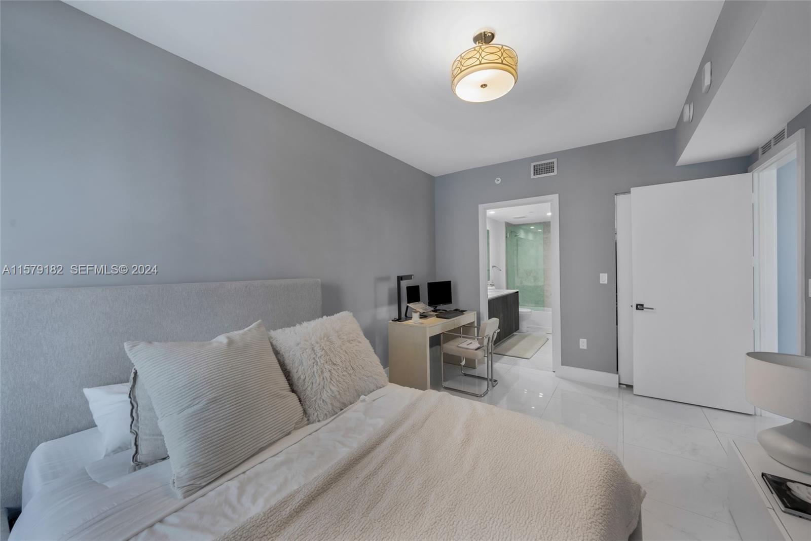 488 NE 18th Street # 1801