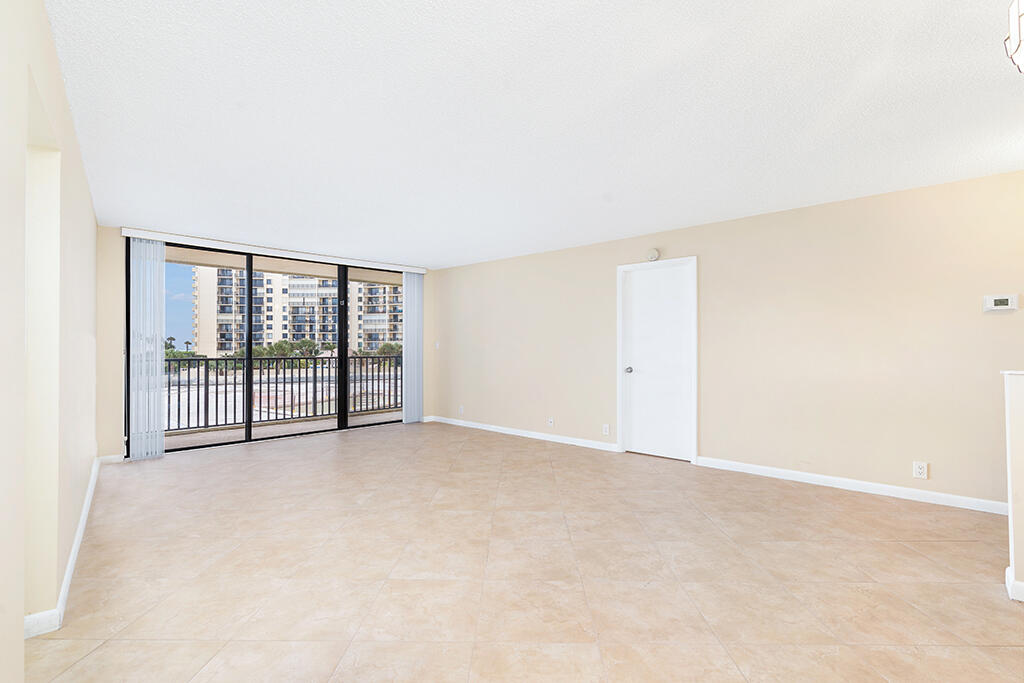 400 Ocean Trail Way 203