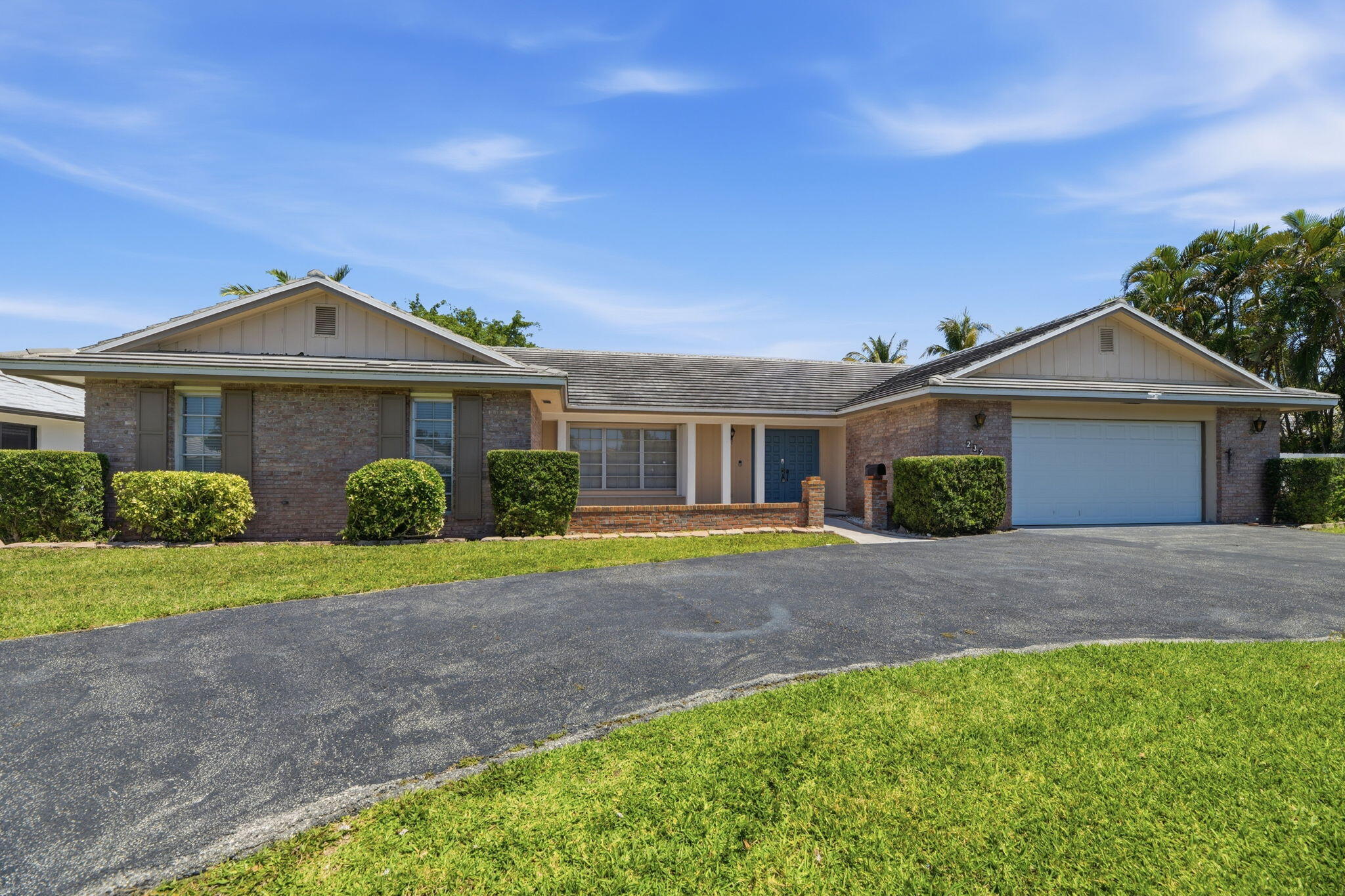 232 Gleneagles Drive