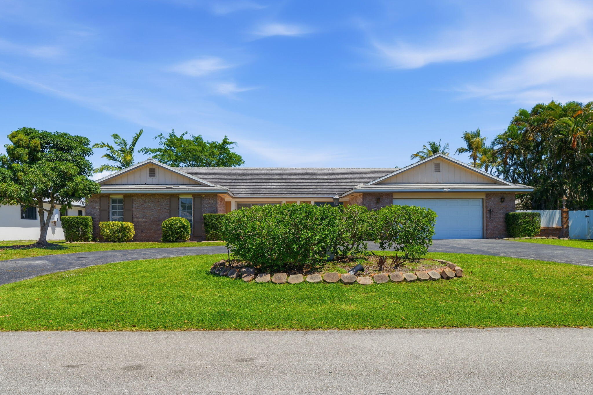 232 Gleneagles Drive
