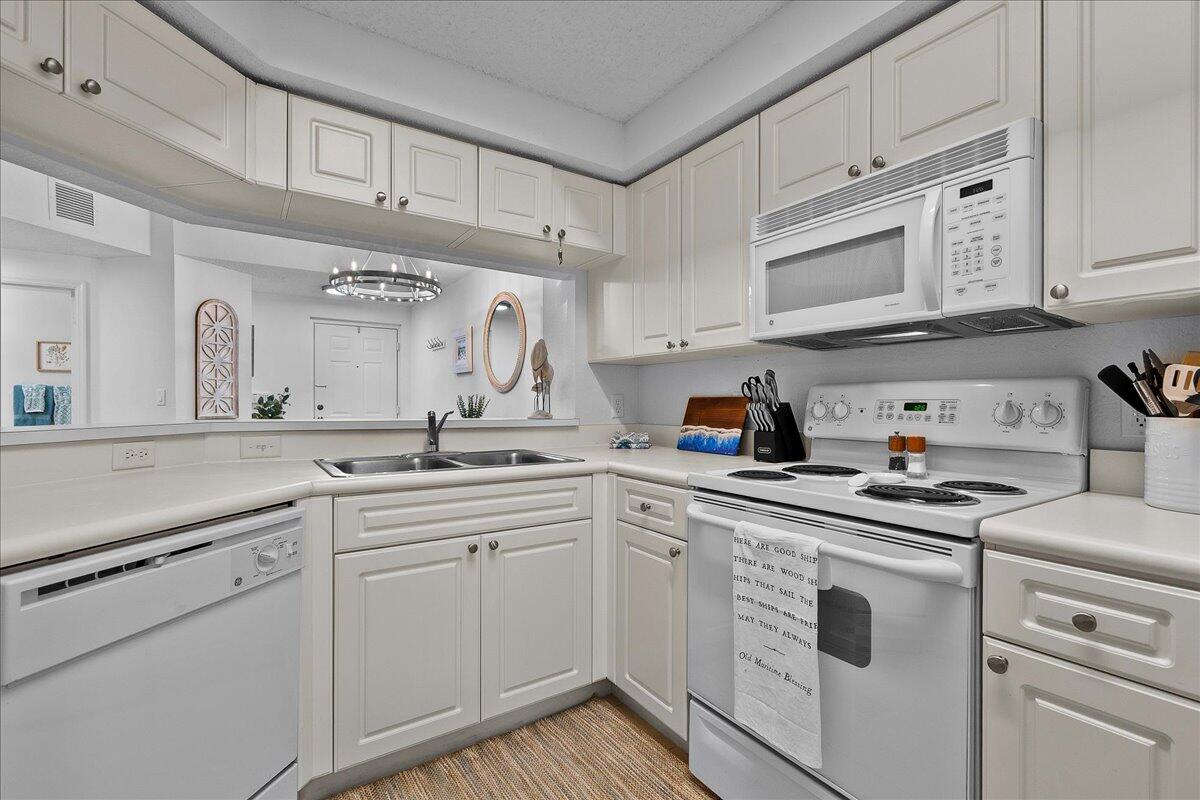 3020 Alcazar Place 308