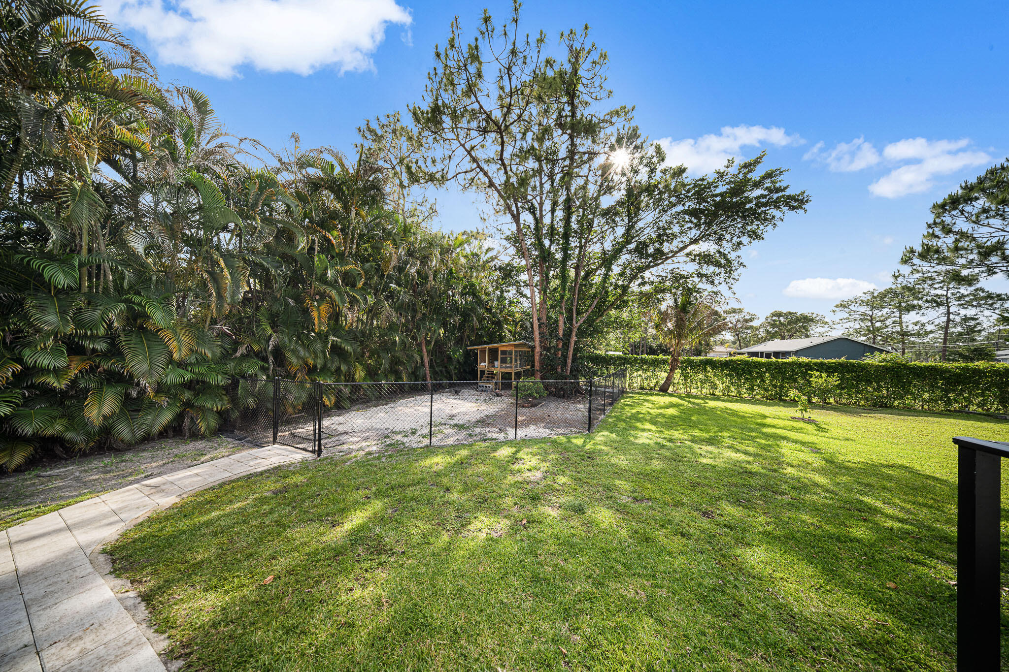 17148 78th Road N
