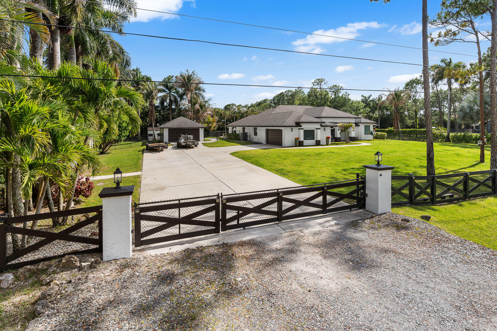17148 78th Road N