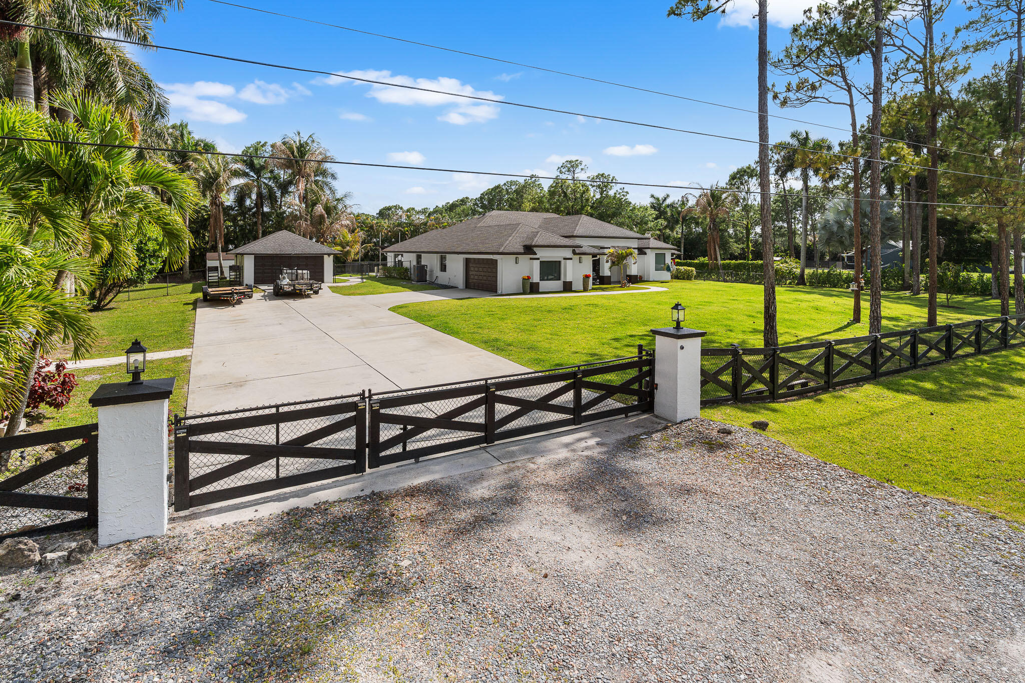 17148 78th Road N