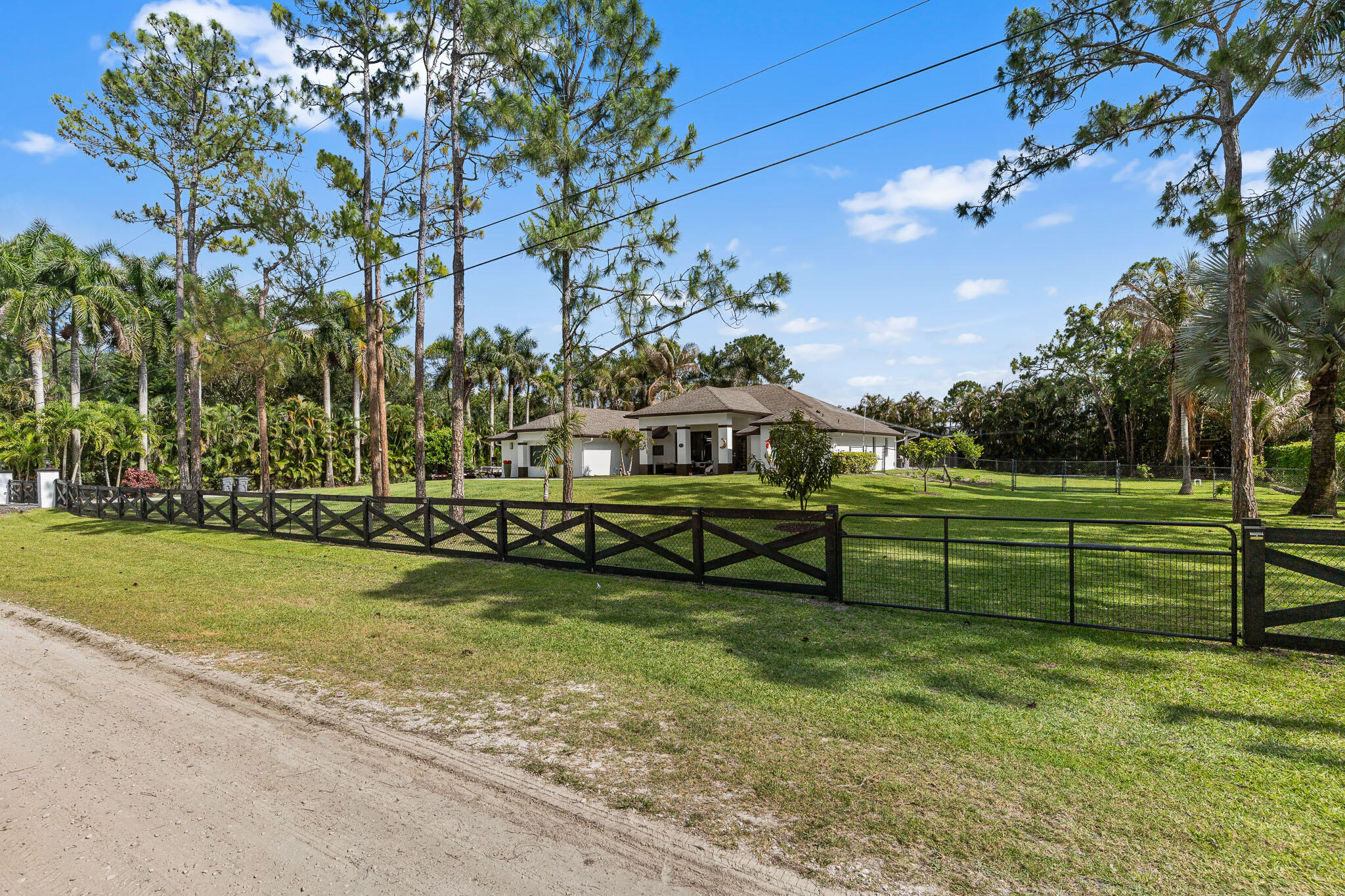 17148 78th Road N