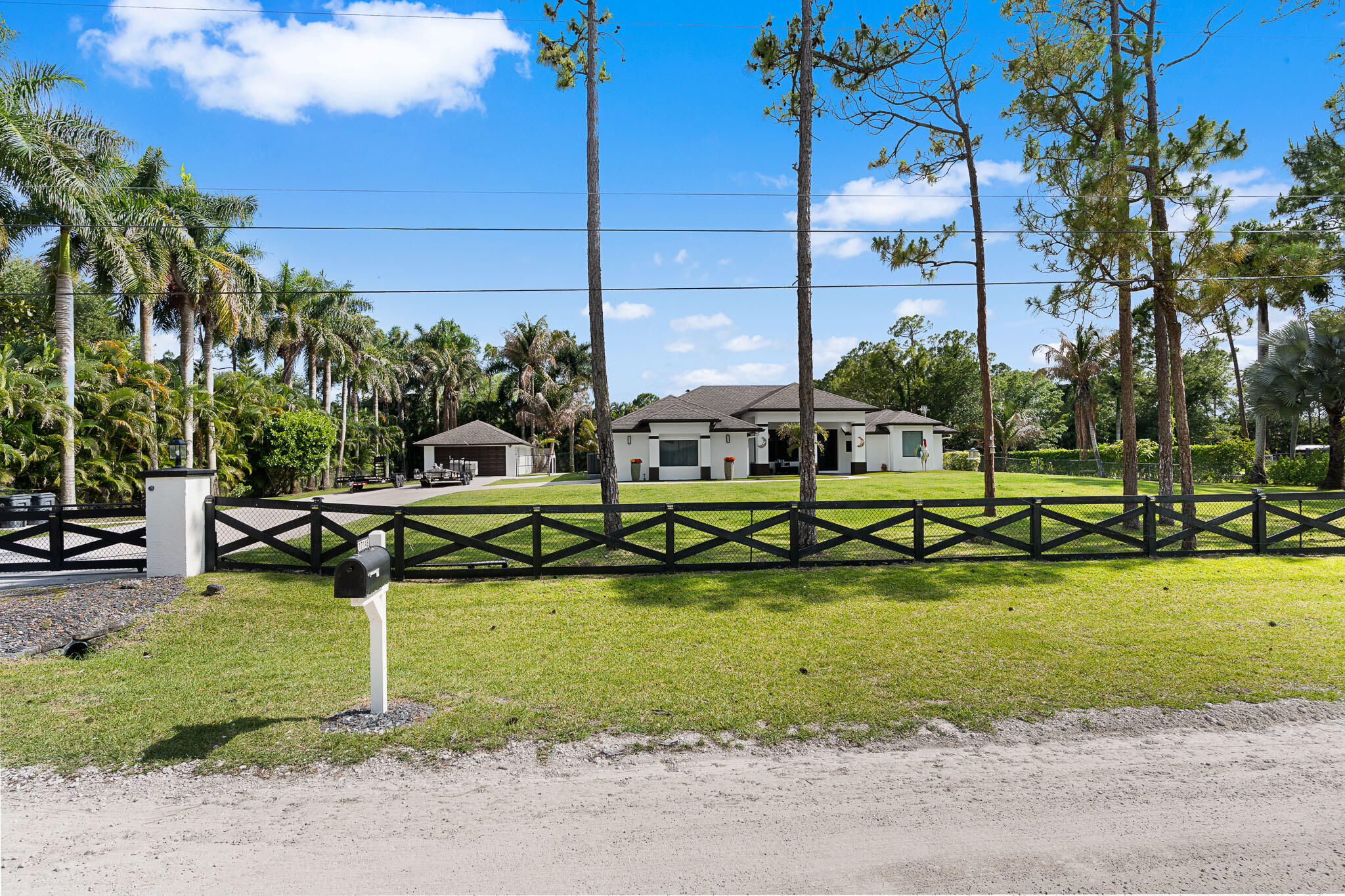 17148 78th Road N