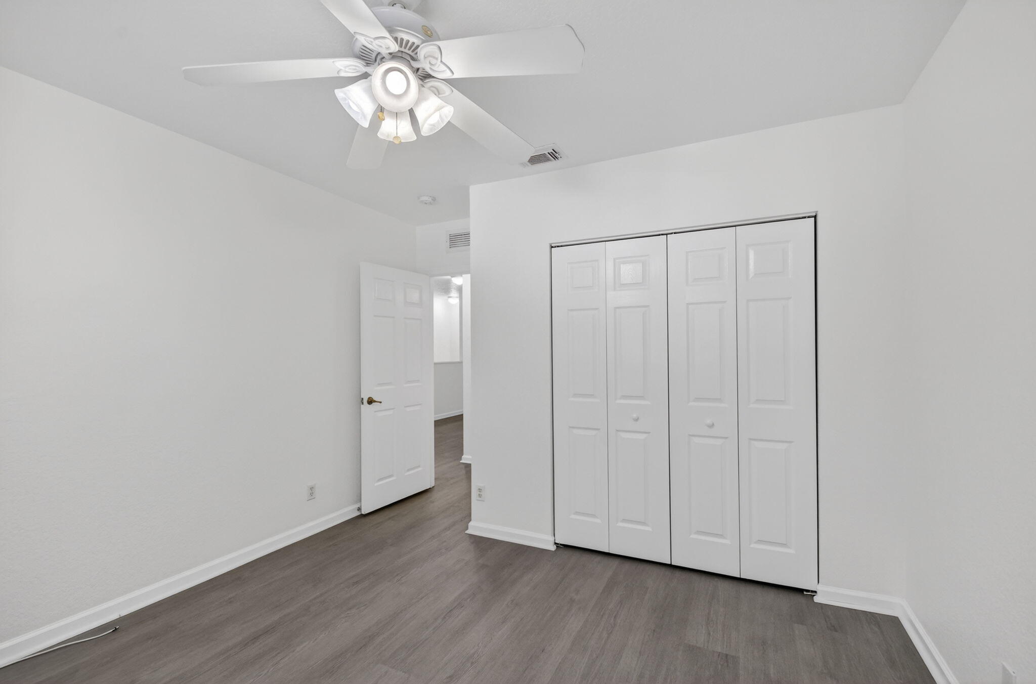 2806 S Evergreen Circle