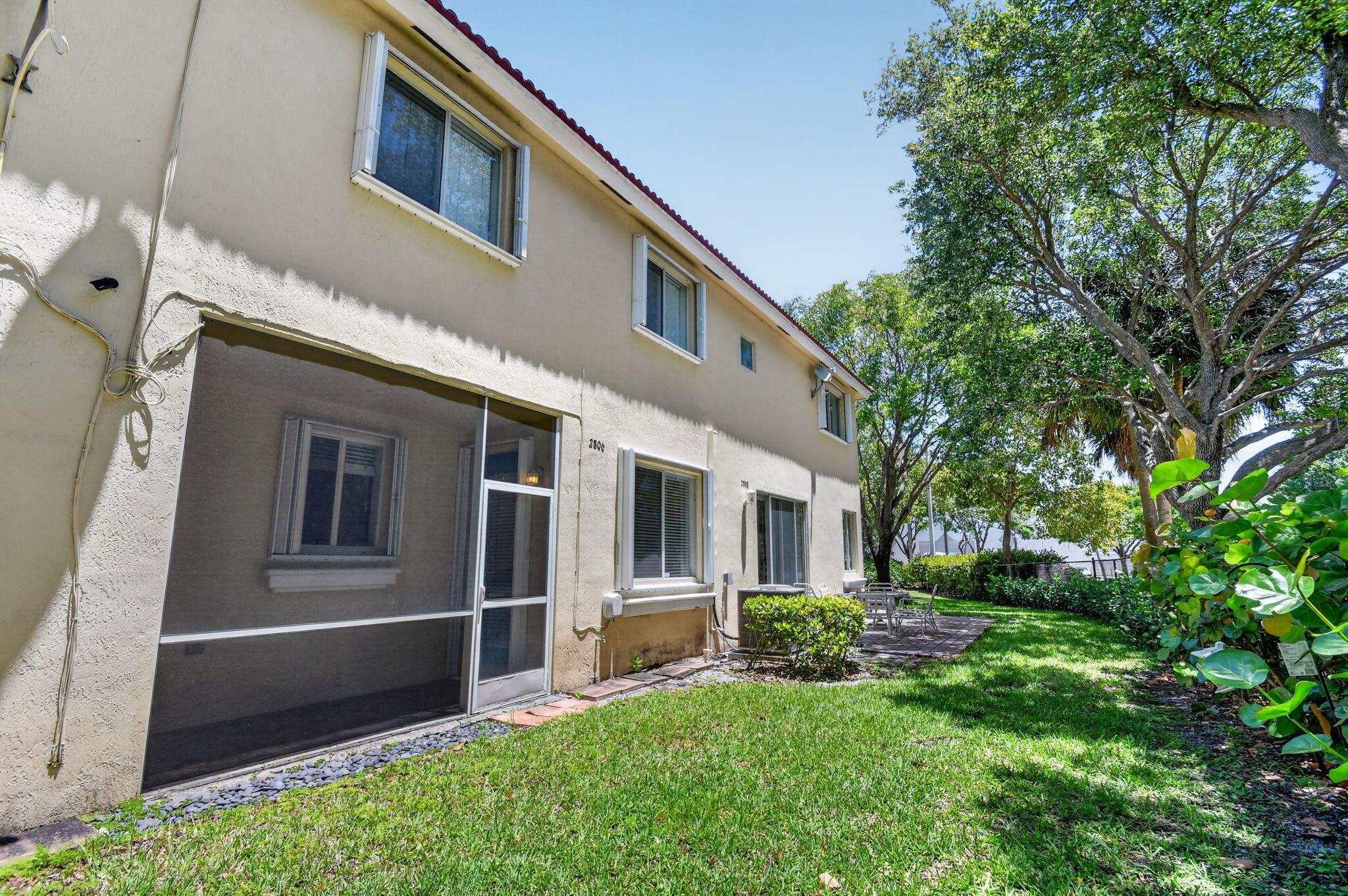 2806 S Evergreen Circle