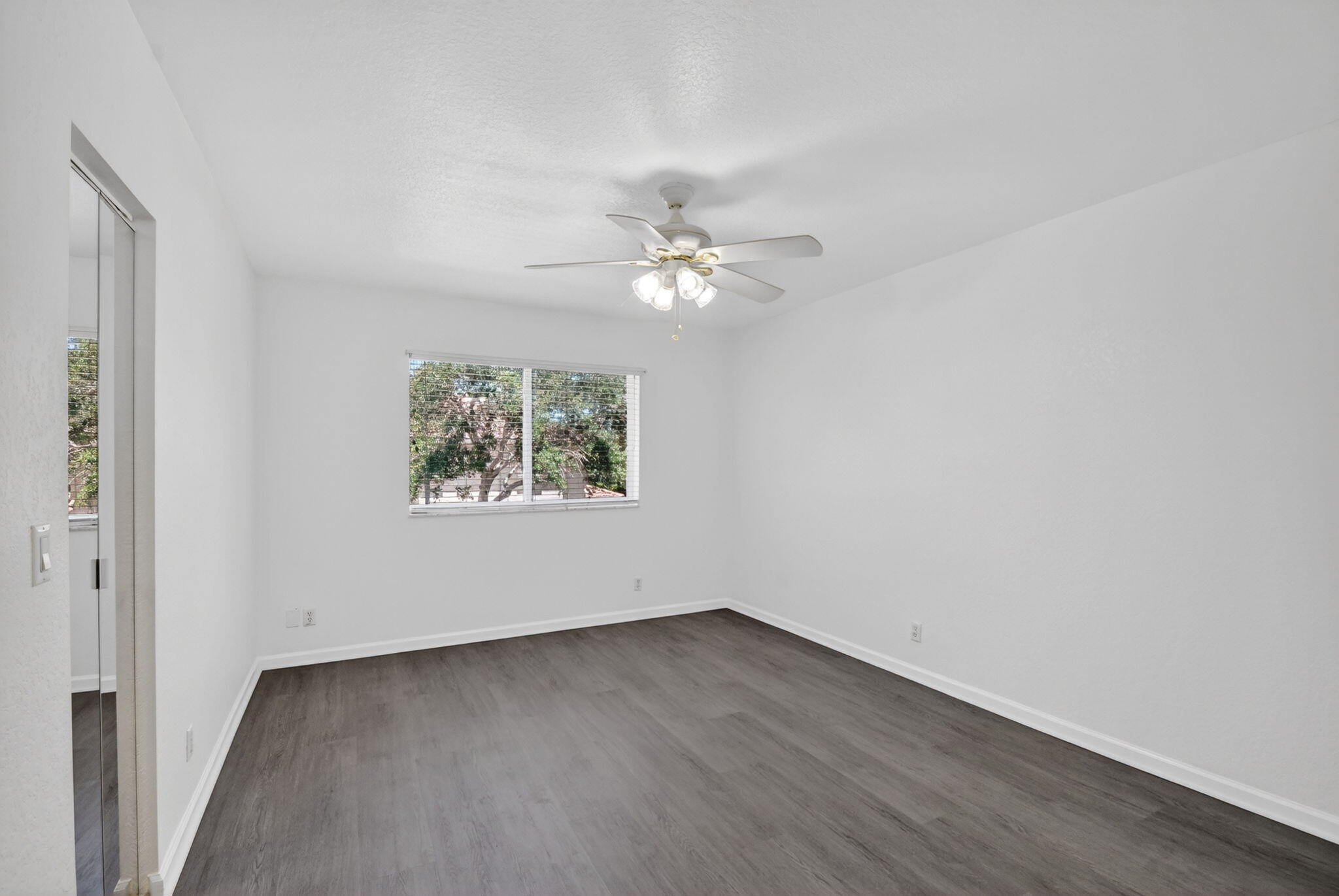 2806 S Evergreen Circle