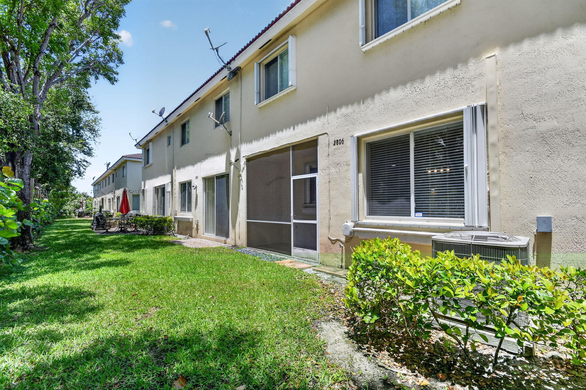 2806 S Evergreen Circle