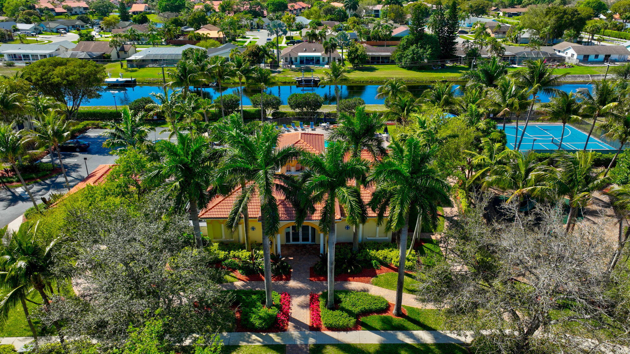2806 S Evergreen Circle