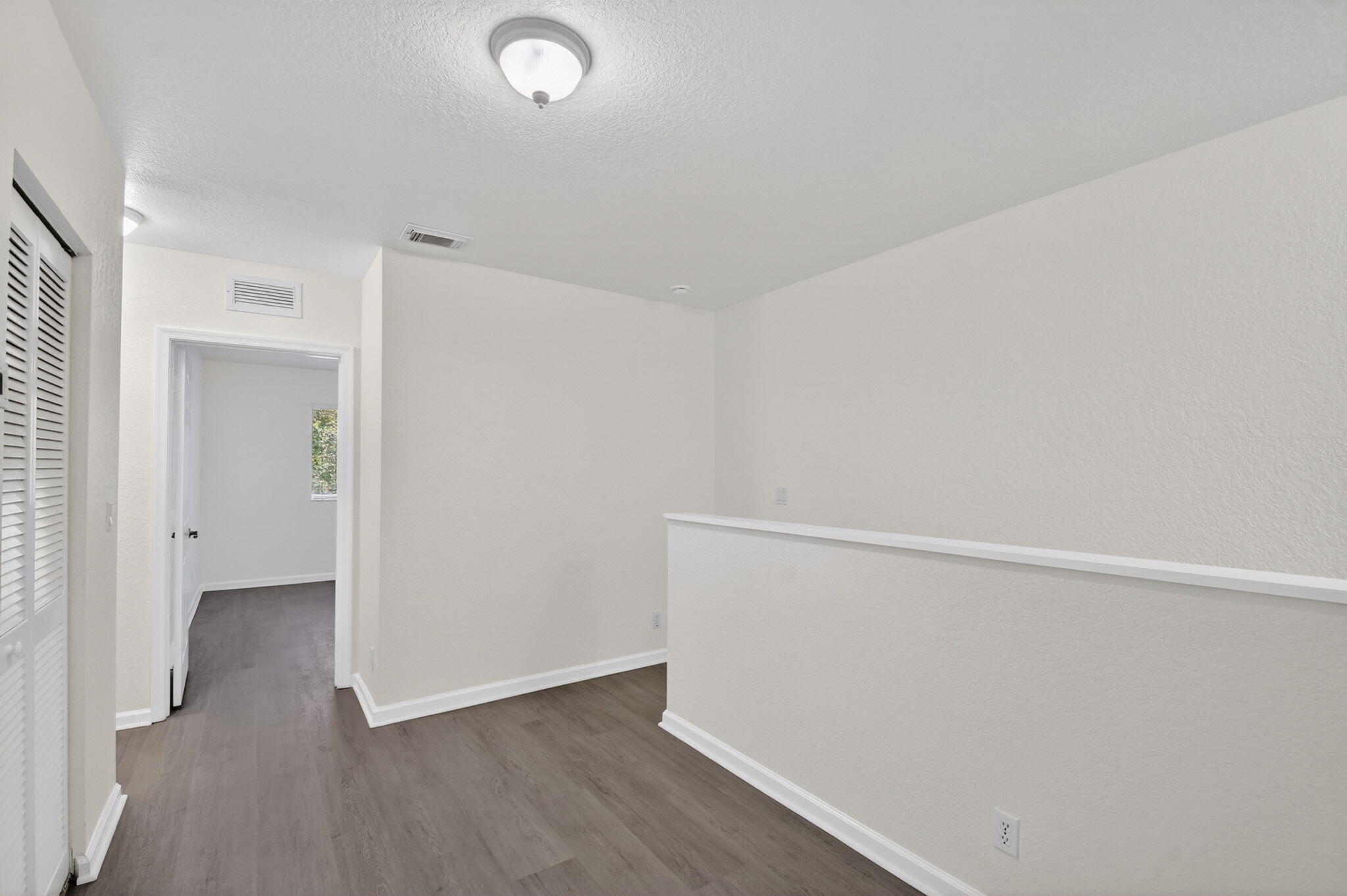 2806 S Evergreen Circle