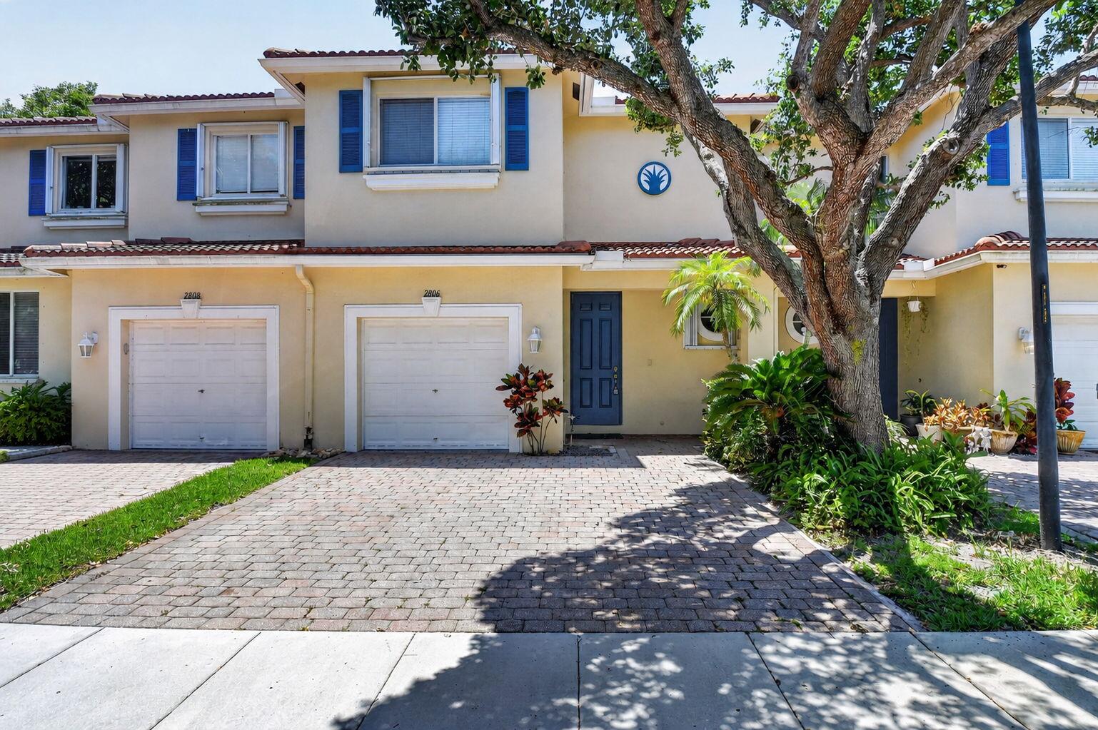 2806 S Evergreen Circle