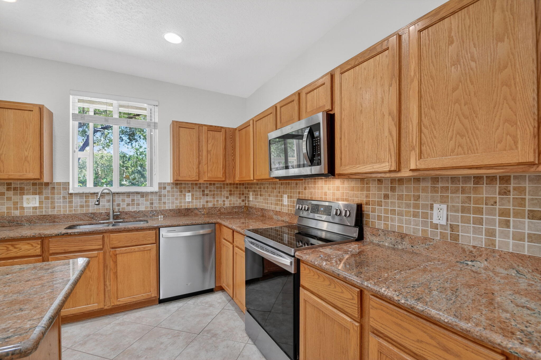 2806 S Evergreen Circle