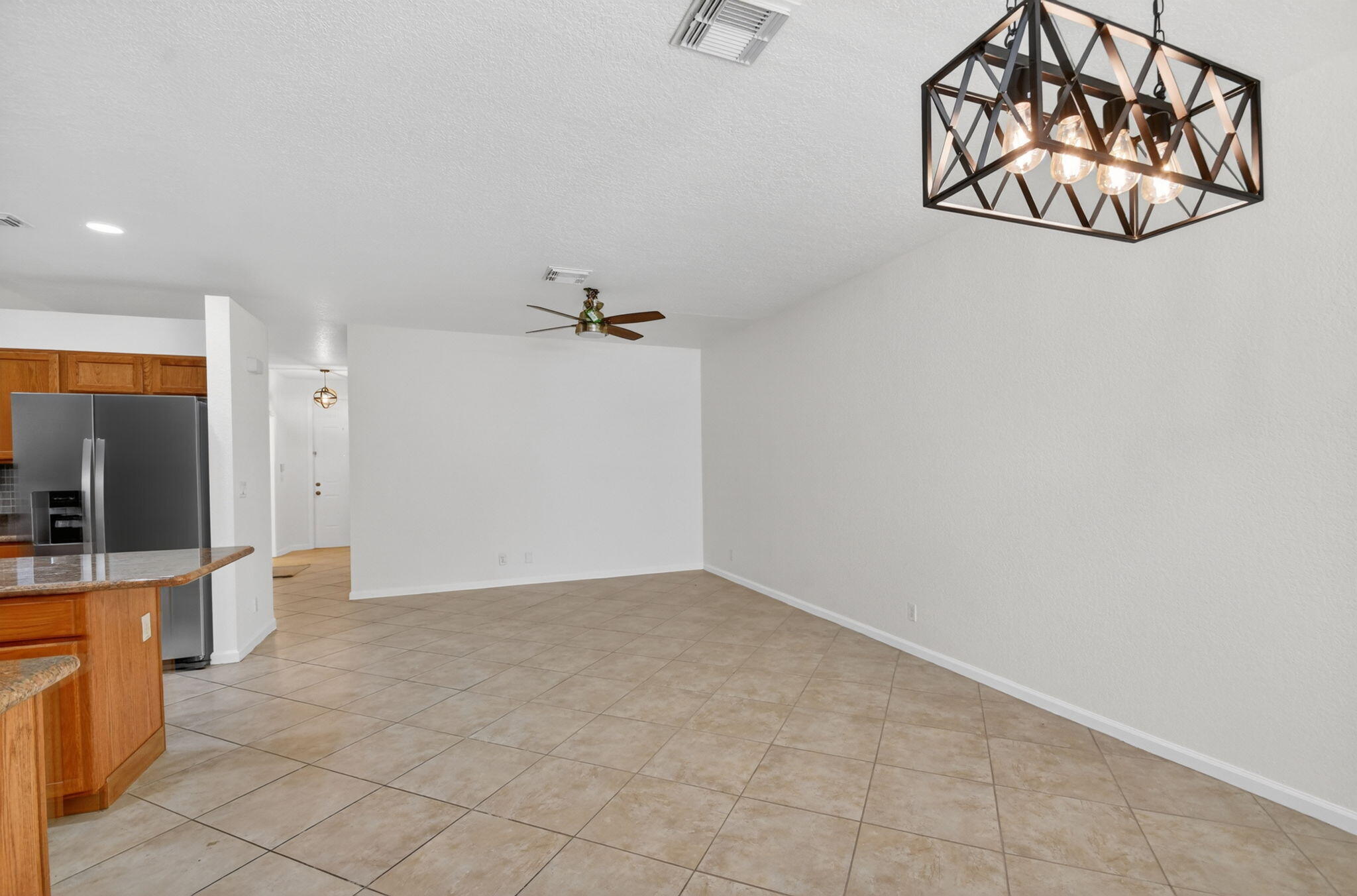 2806 S Evergreen Circle