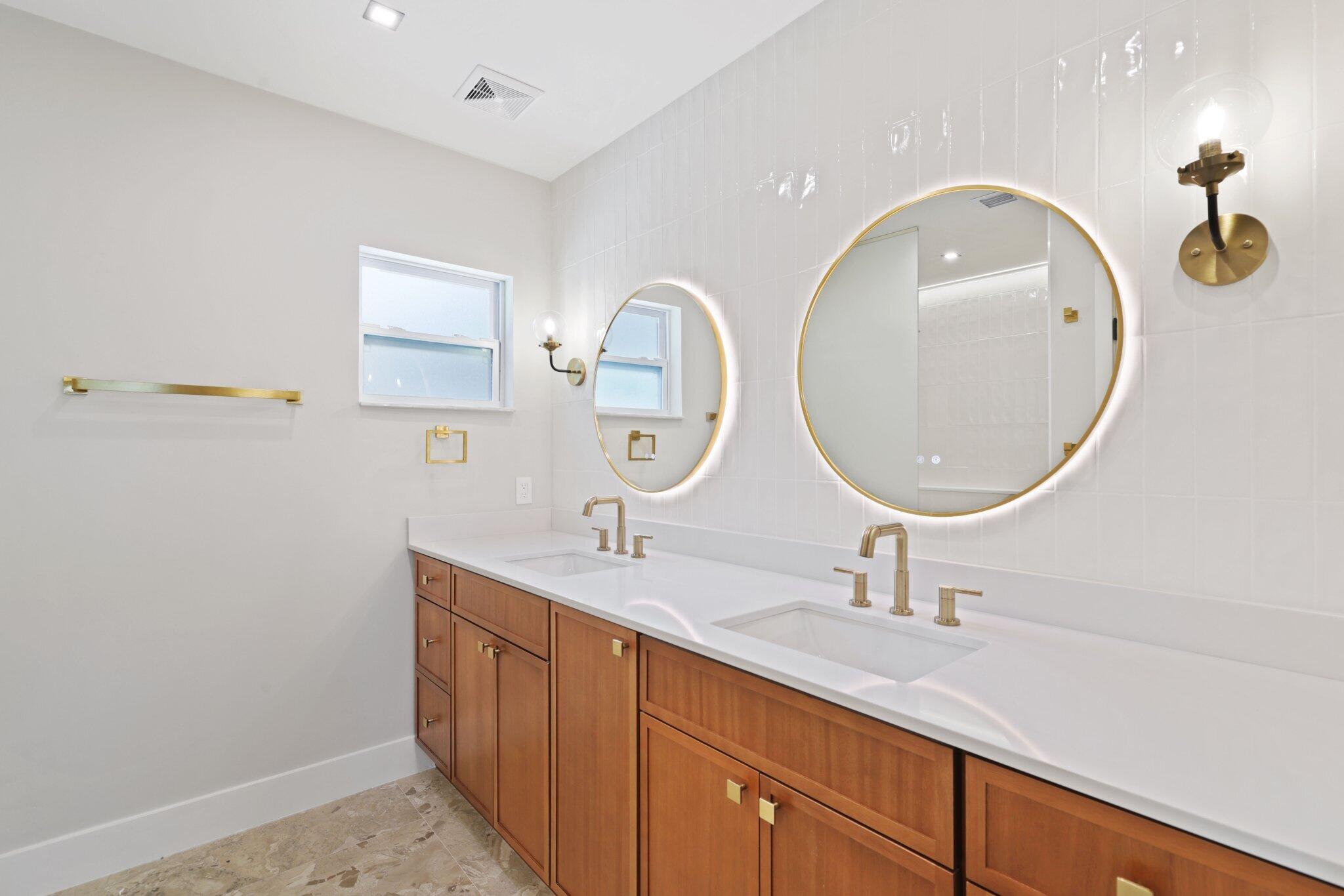 275 NE 16th Street
