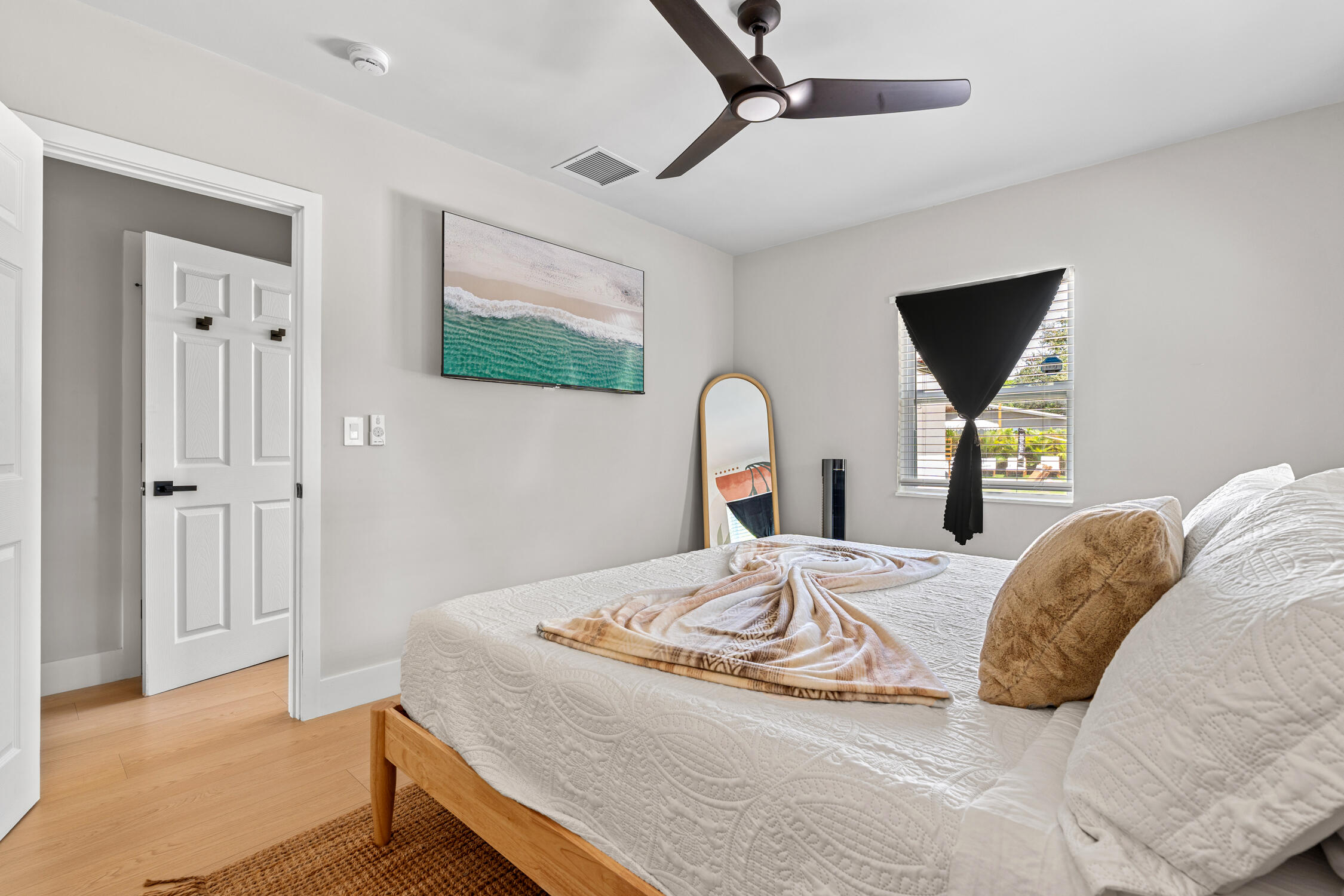 275 NE 16th Street