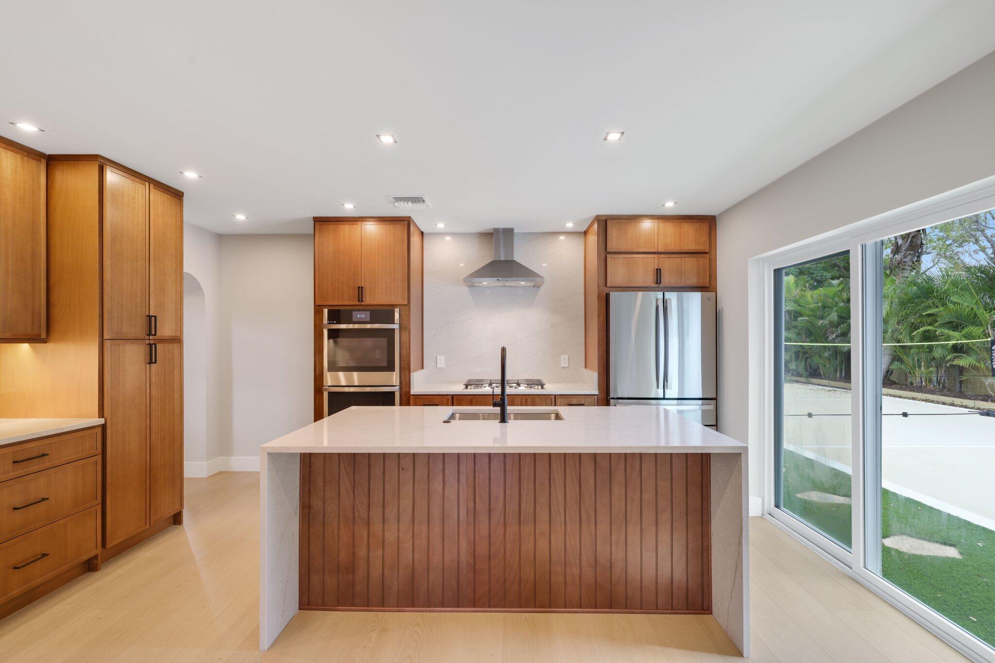 275 NE 16th Street