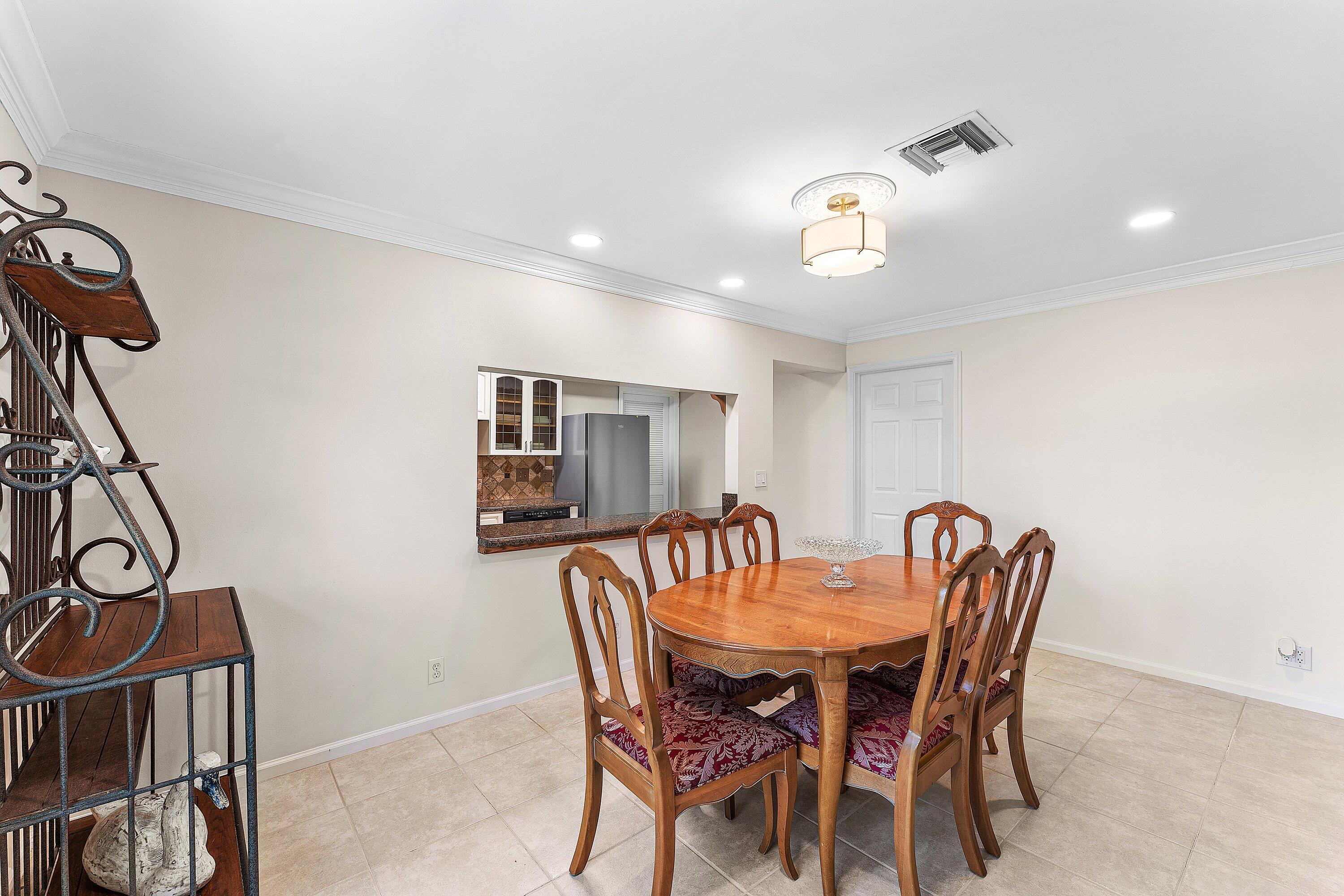 99 Seabreeze Avenue 2