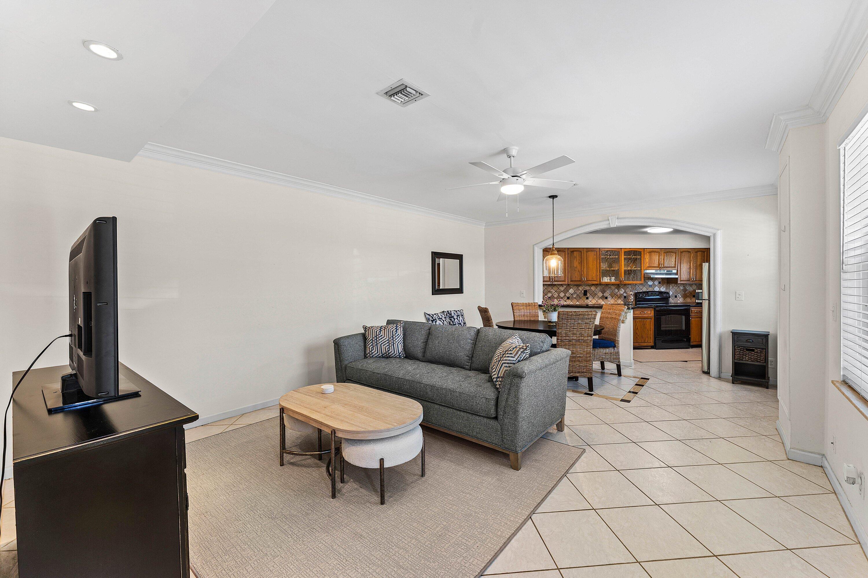 99 Seabreeze Avenue
