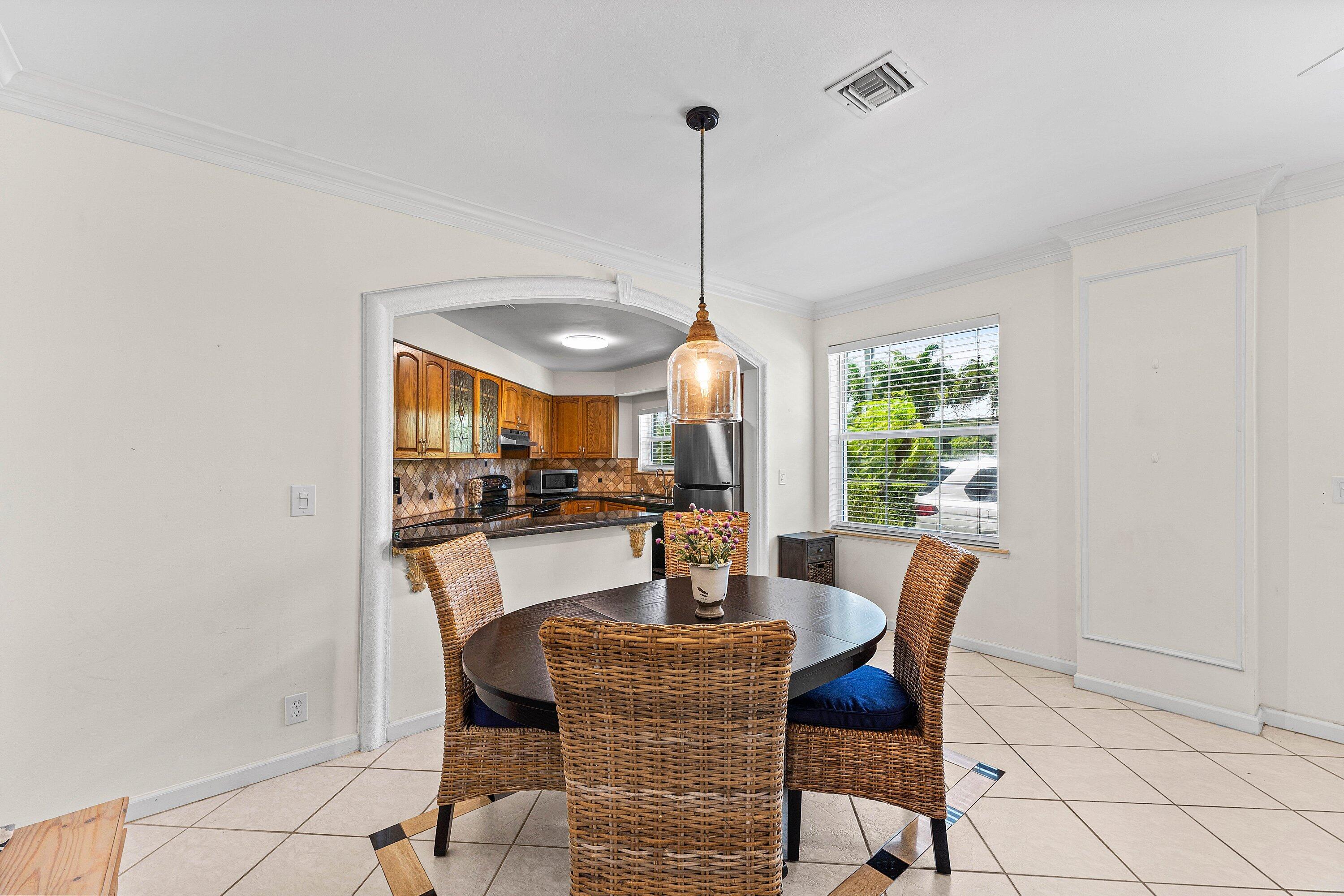 99 Seabreeze Avenue