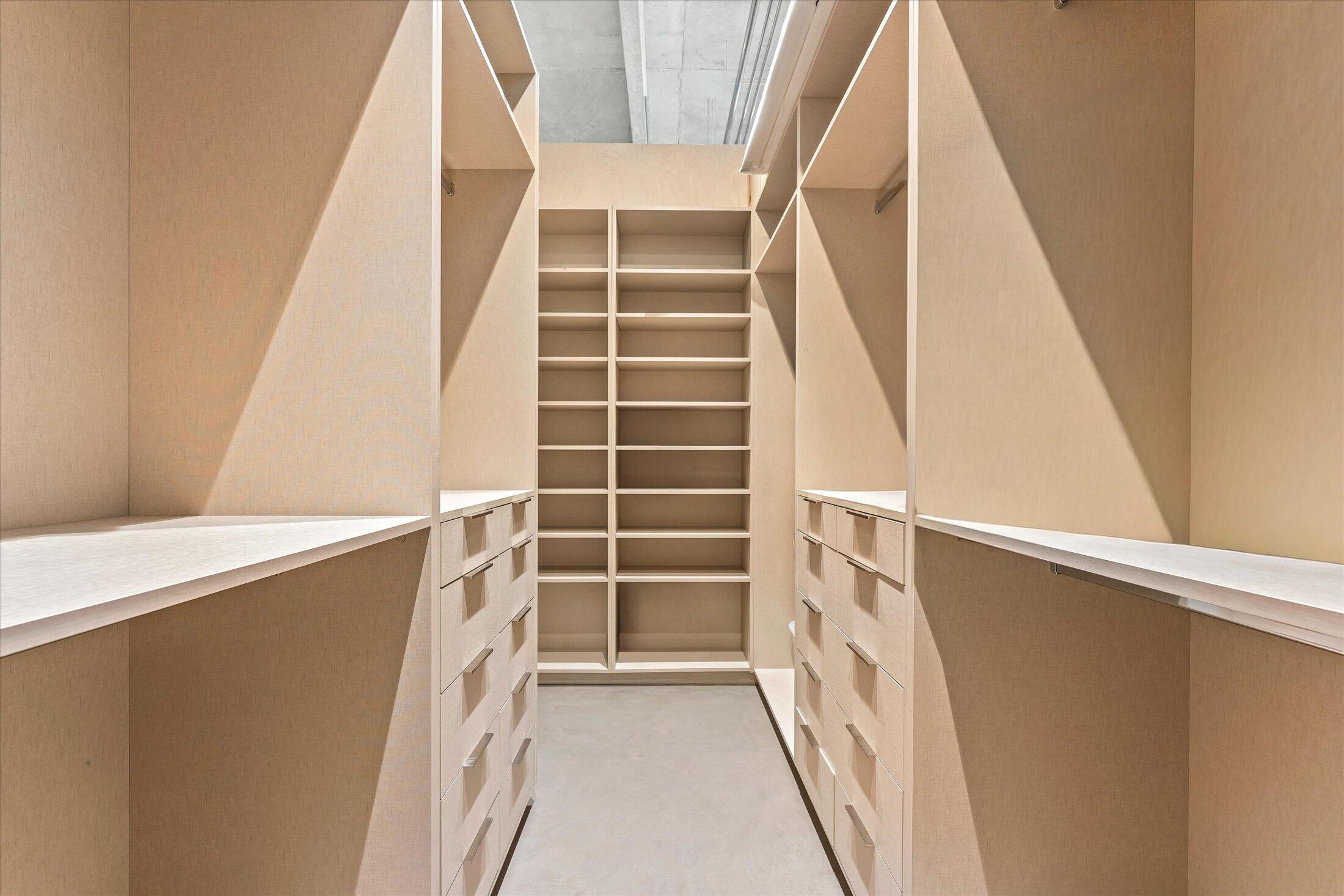1749 NE Miami Court Unit: 316