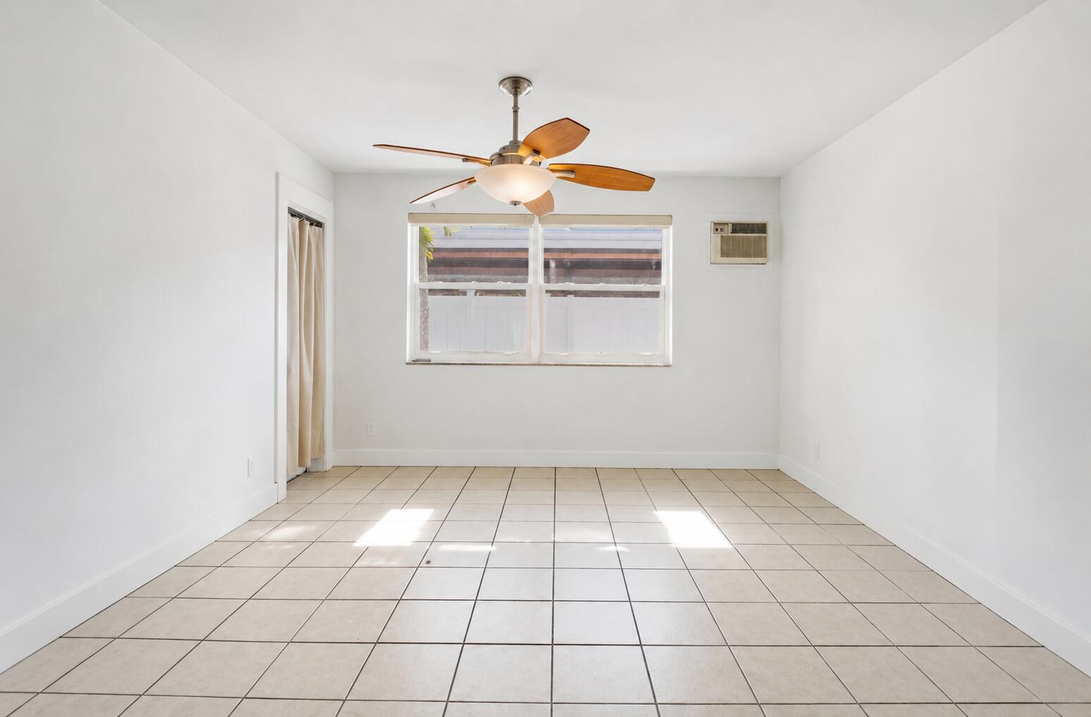 262 SW 8th Street