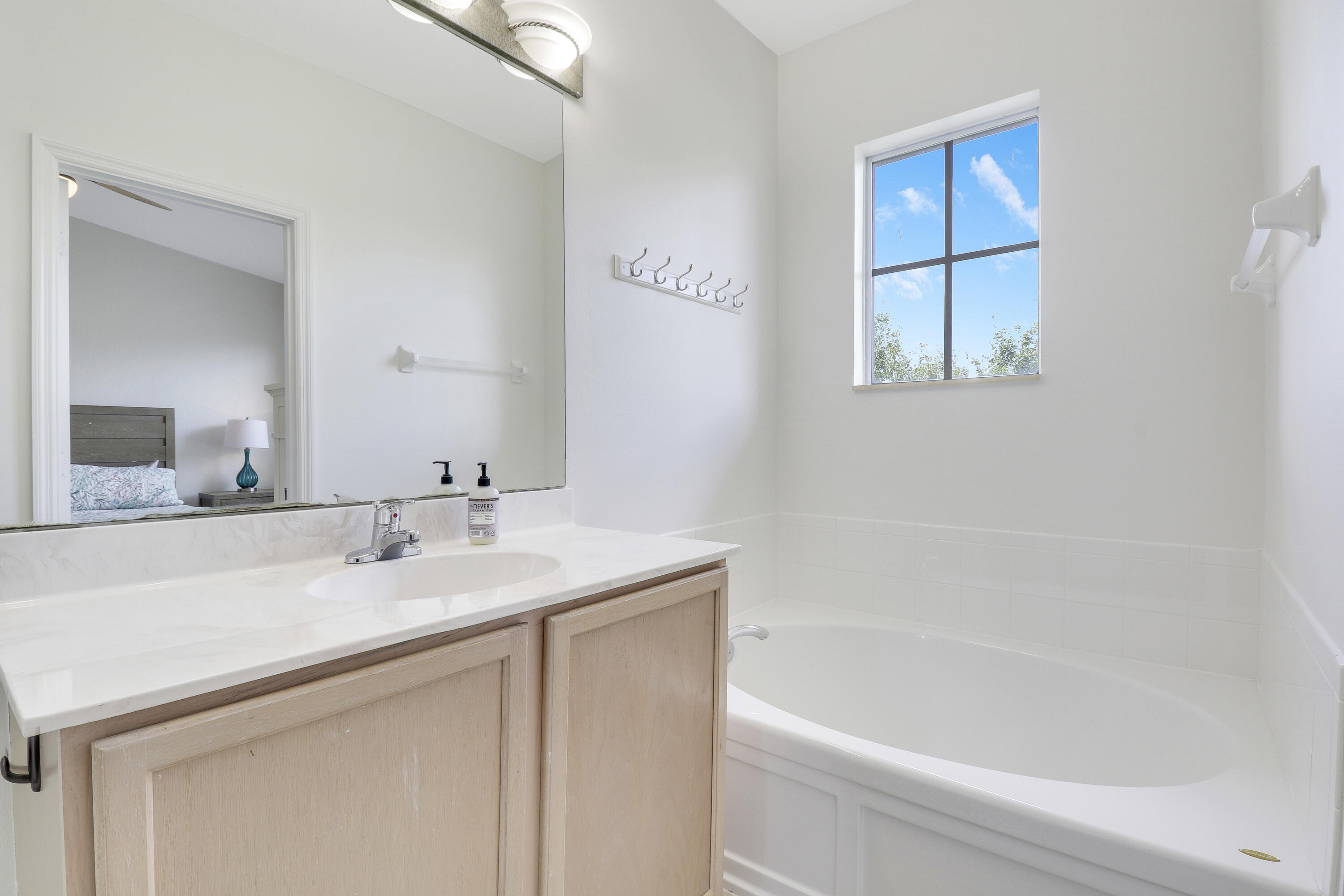 123 E Thatch Palm Circle