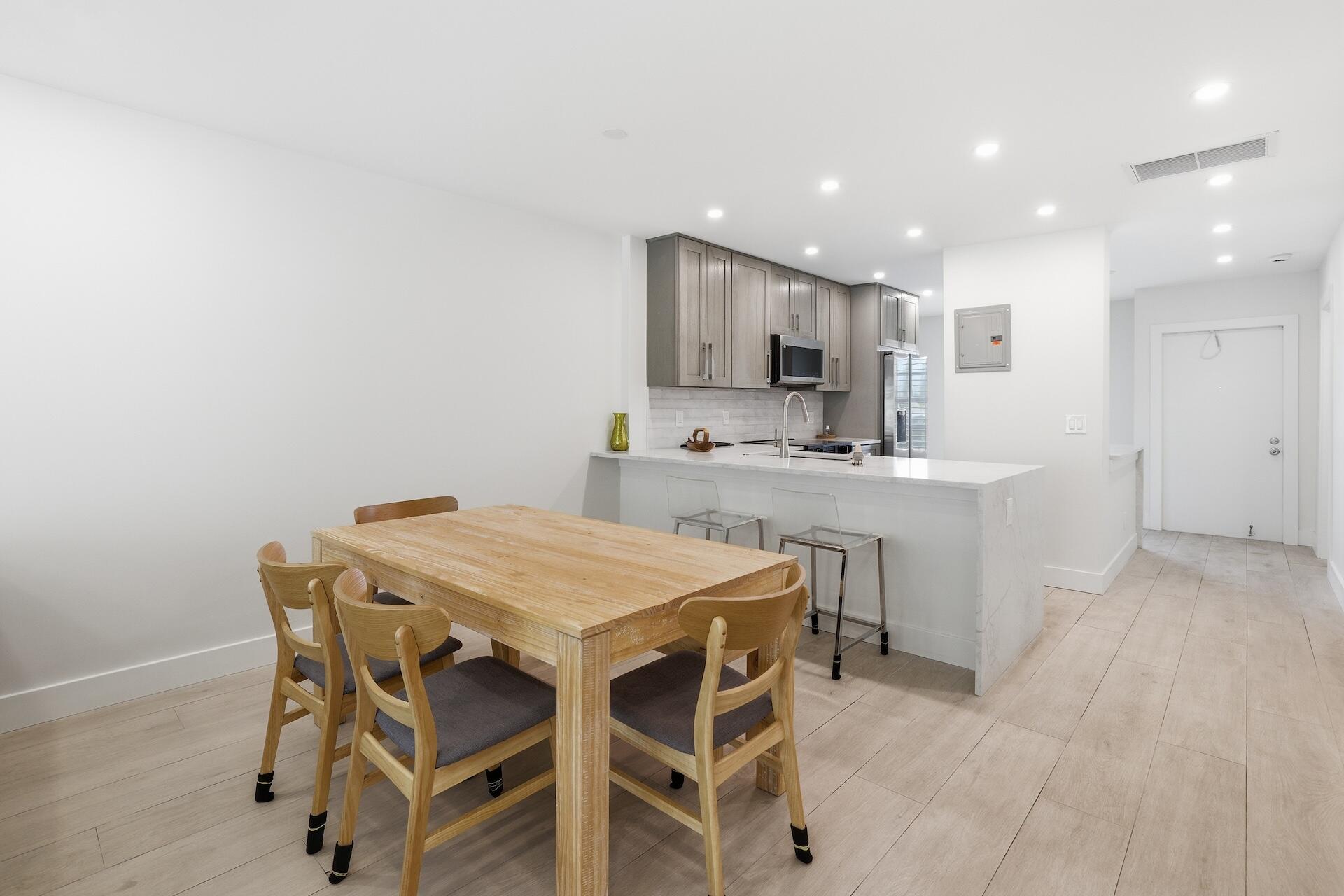 1011 Flame Vine Avenue 203