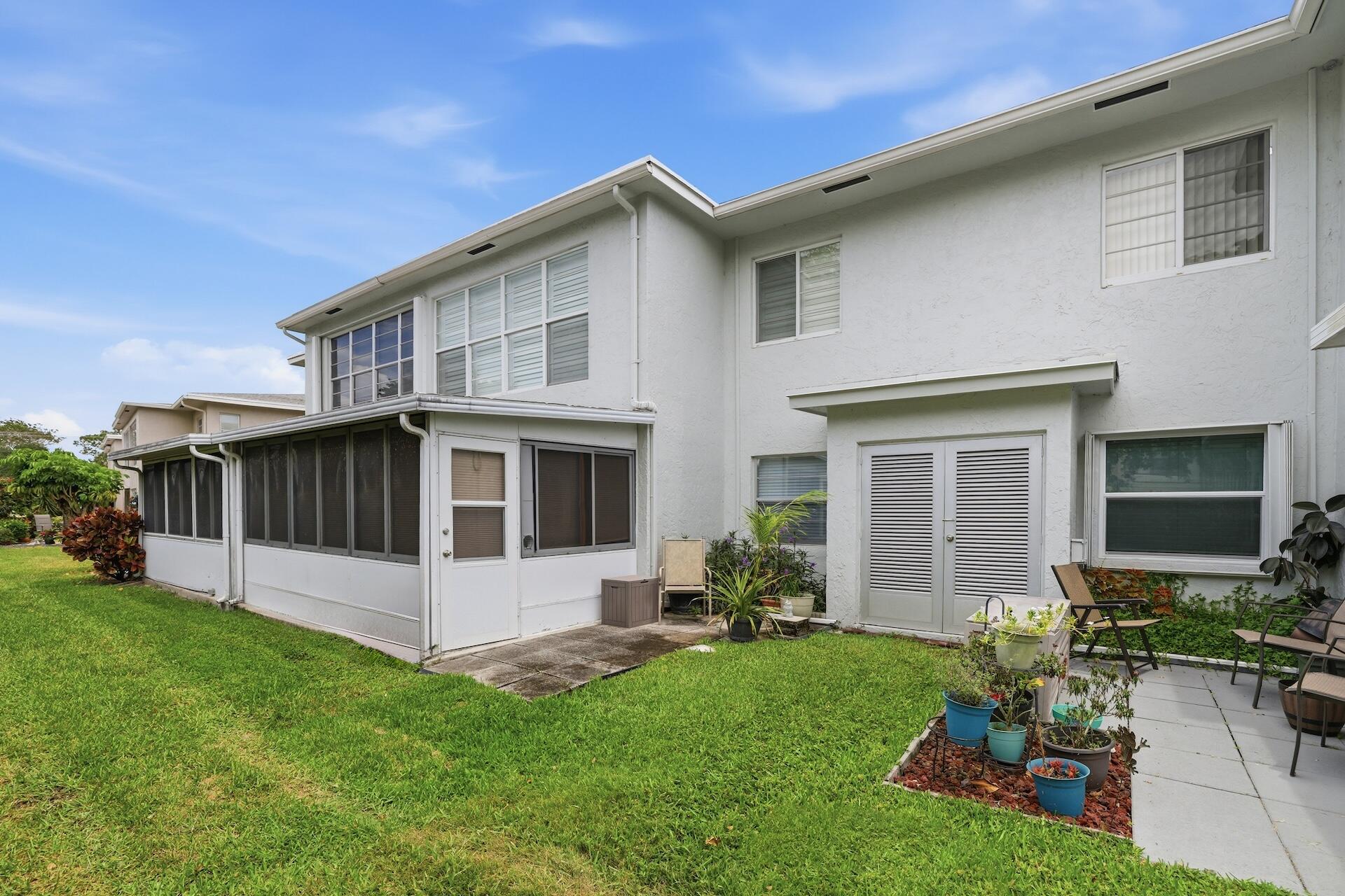 1011 Flame Vine Avenue 203