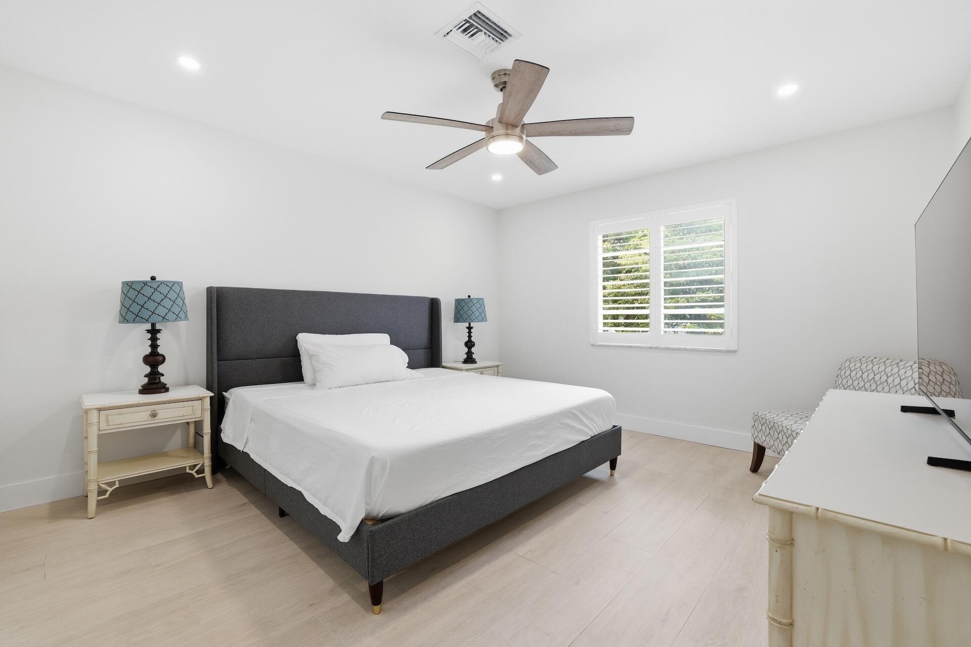 1011 Flame Vine Avenue 203