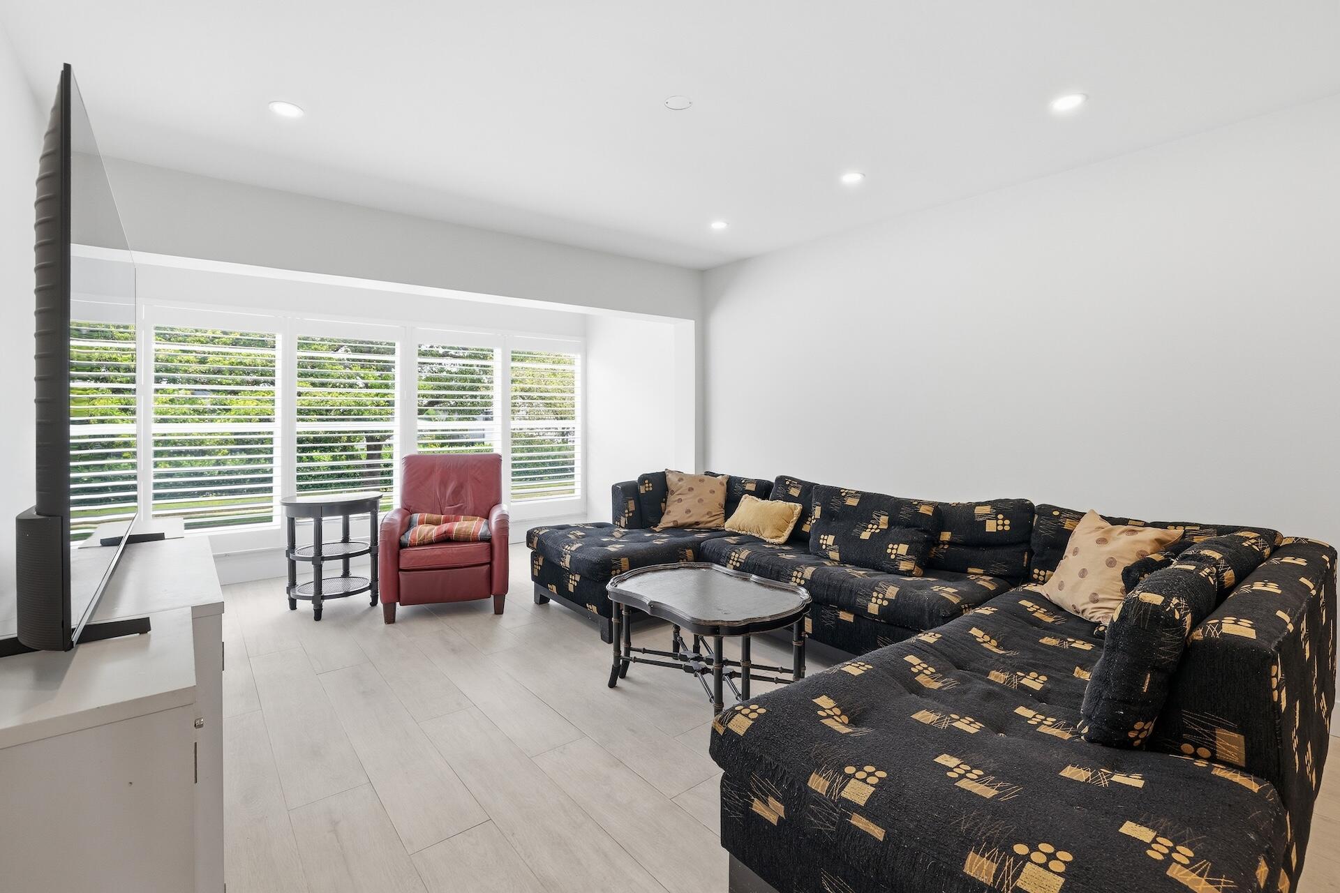 1011 Flame Vine Avenue 203