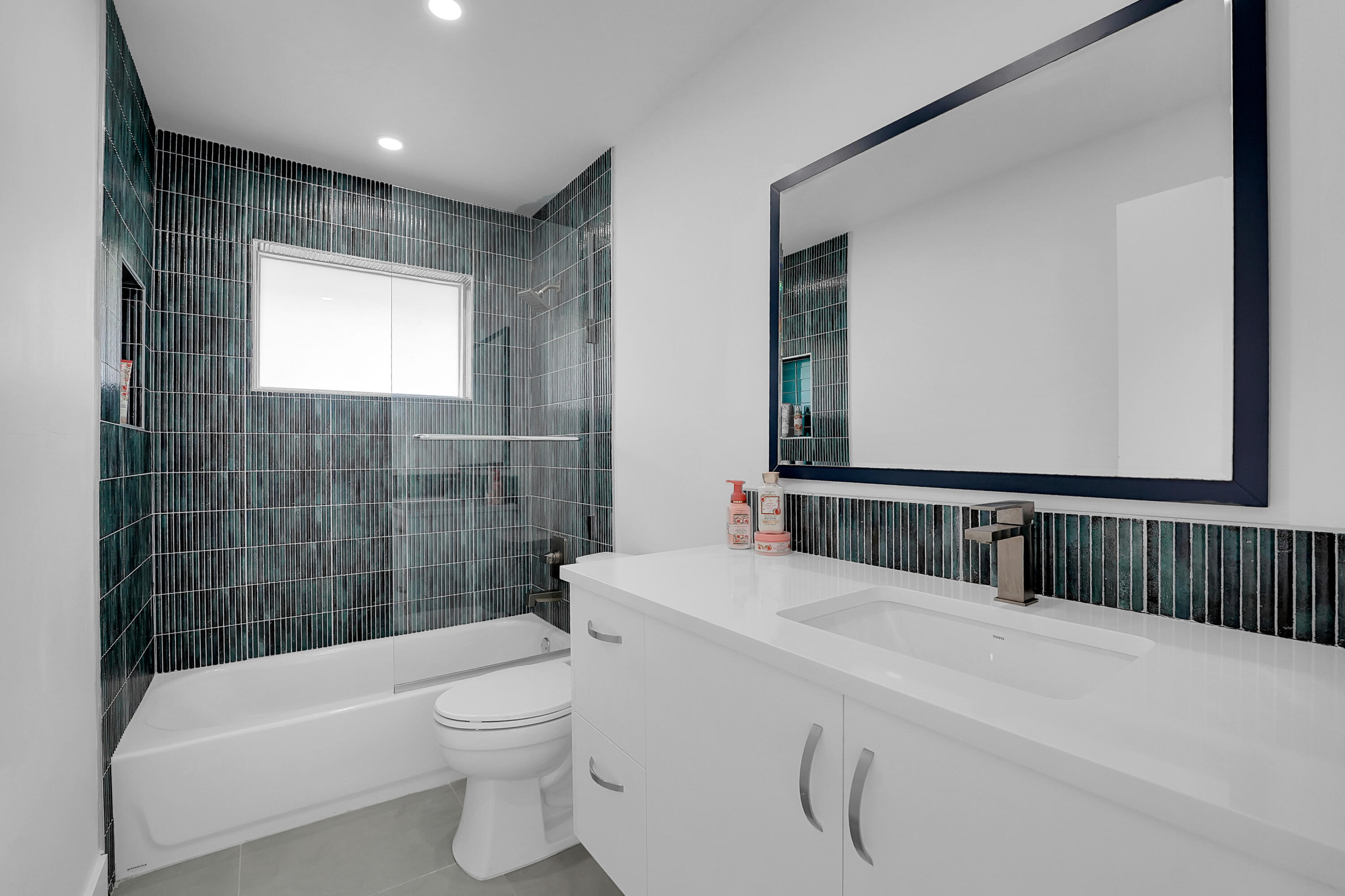 3431 NE 26th Avenue